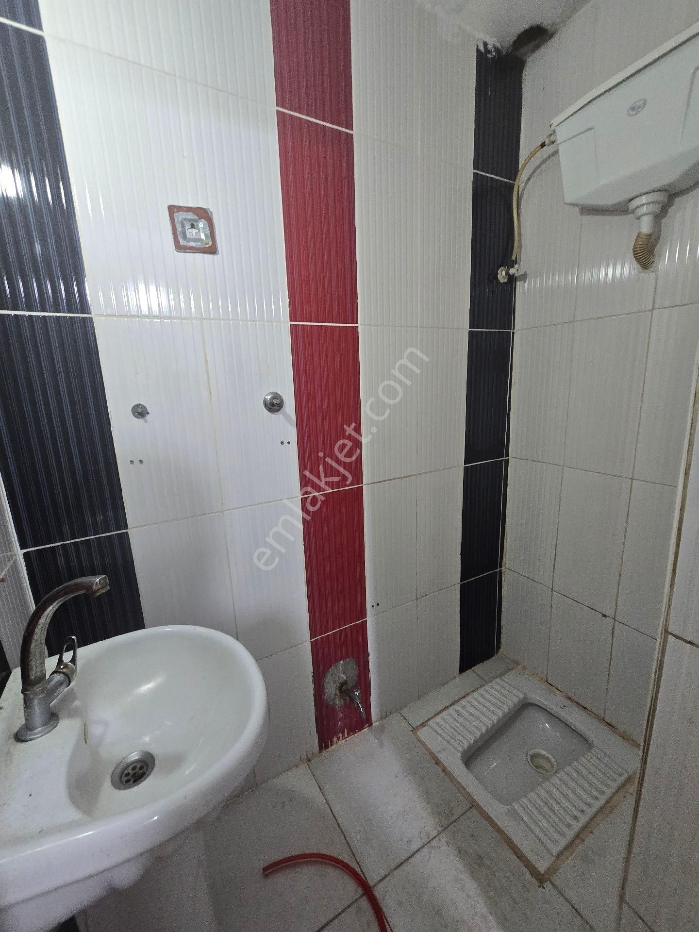 Aksel'den Meydan Mh. Kıbrıs Caddesine Yakın Tek Katlı Müstakil Ev - Görsel 18