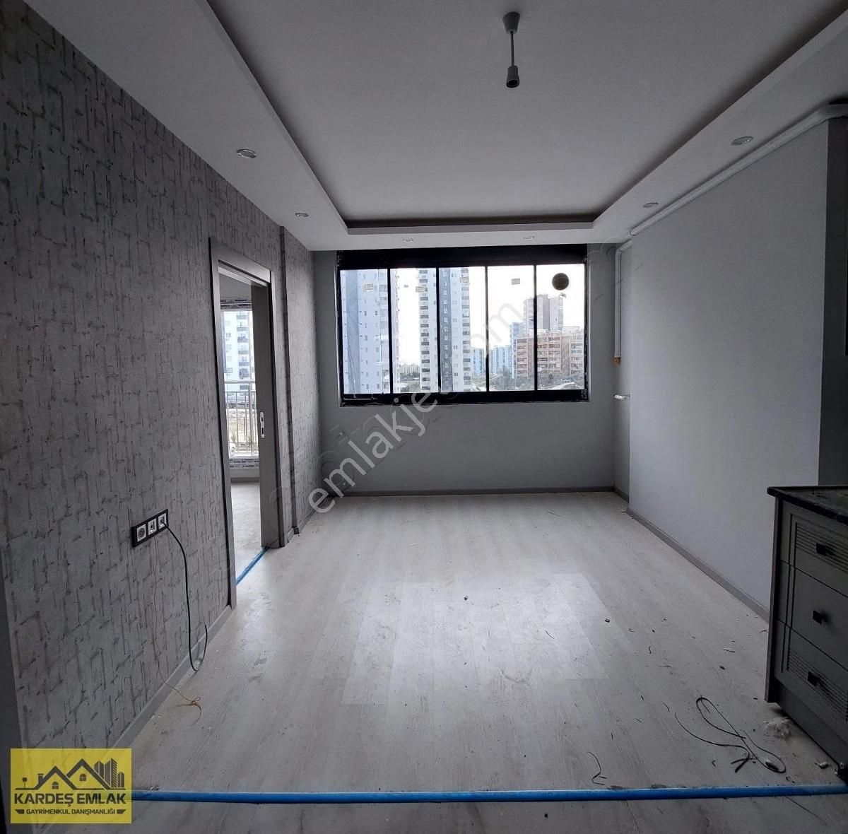 Kardeş Emlaktan İskanlı Hsarsız Satılık 2+1 Daire
