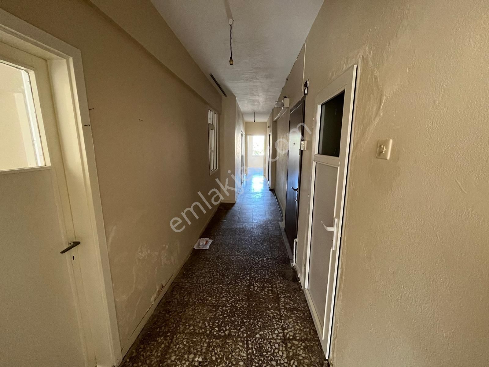 Ergünden Pirireiste Sahile Yakın 2 Kat Satılık 3+1 Daire - Görsel 10