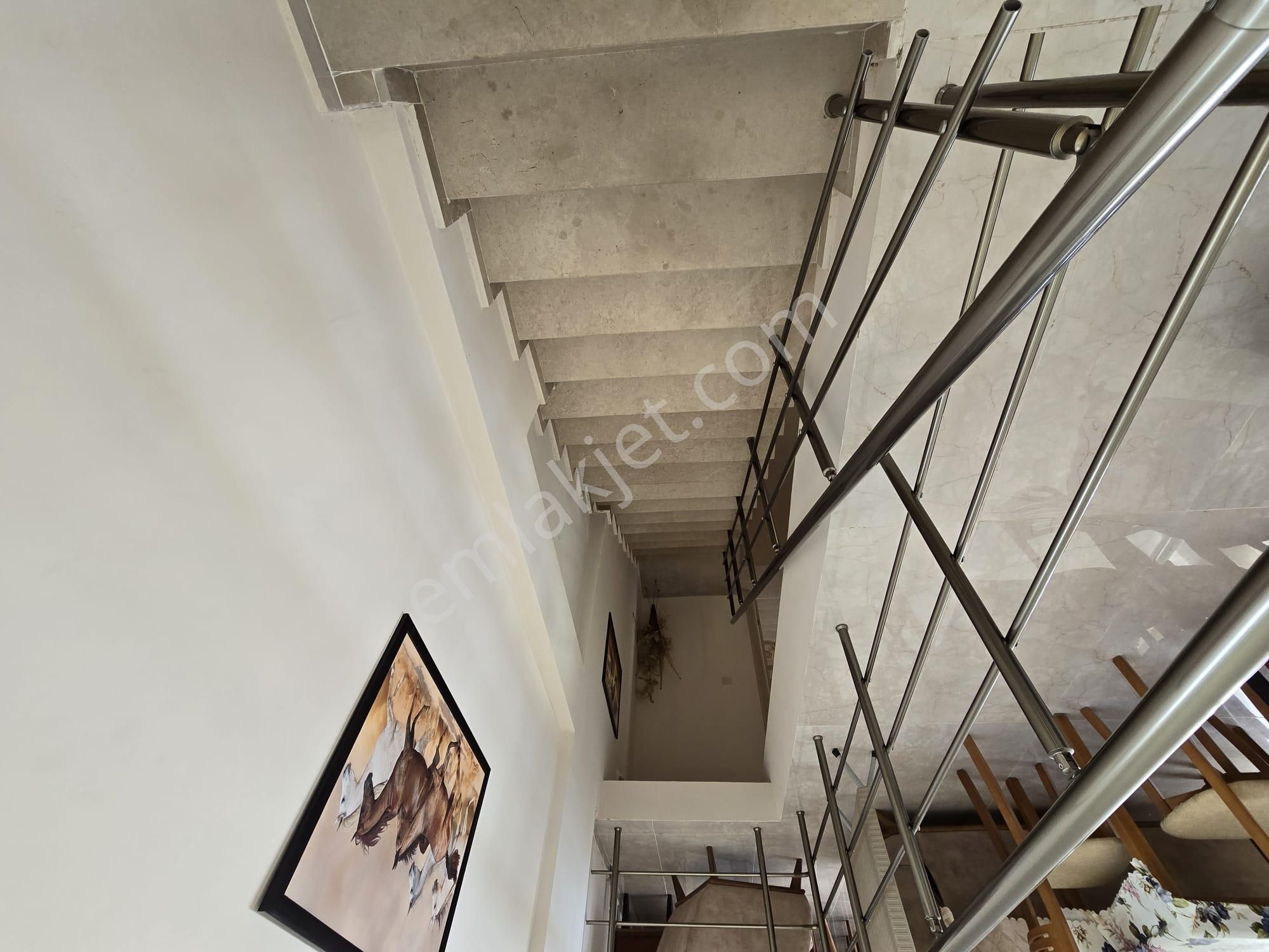 Kuşadası Soğucak Mahallesı Eşyalı Kıralık Vılla - Görsel 20