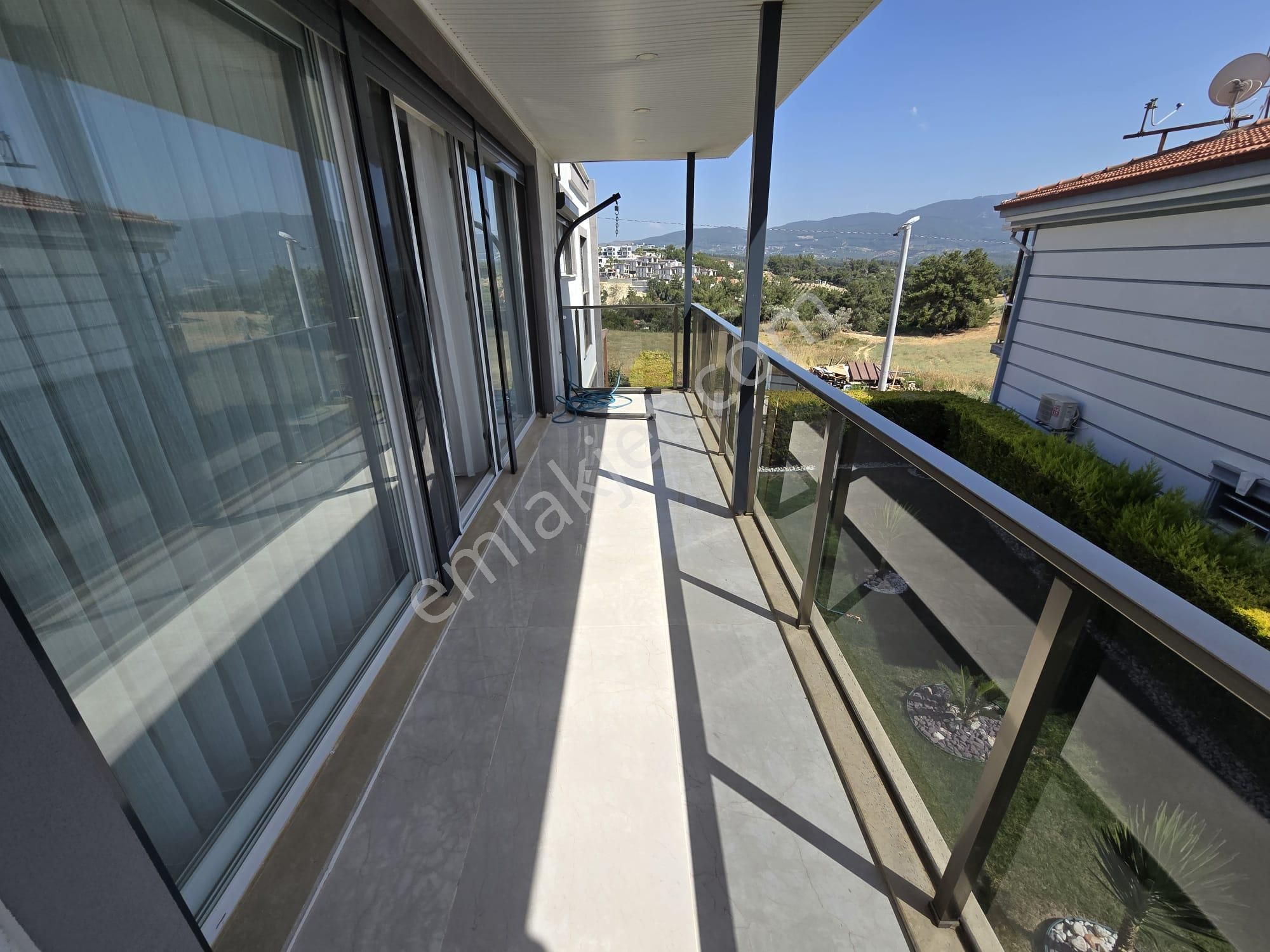 Kuşadası Soğucak Mahallesı Eşyalı Kıralık Vılla - Görsel 17