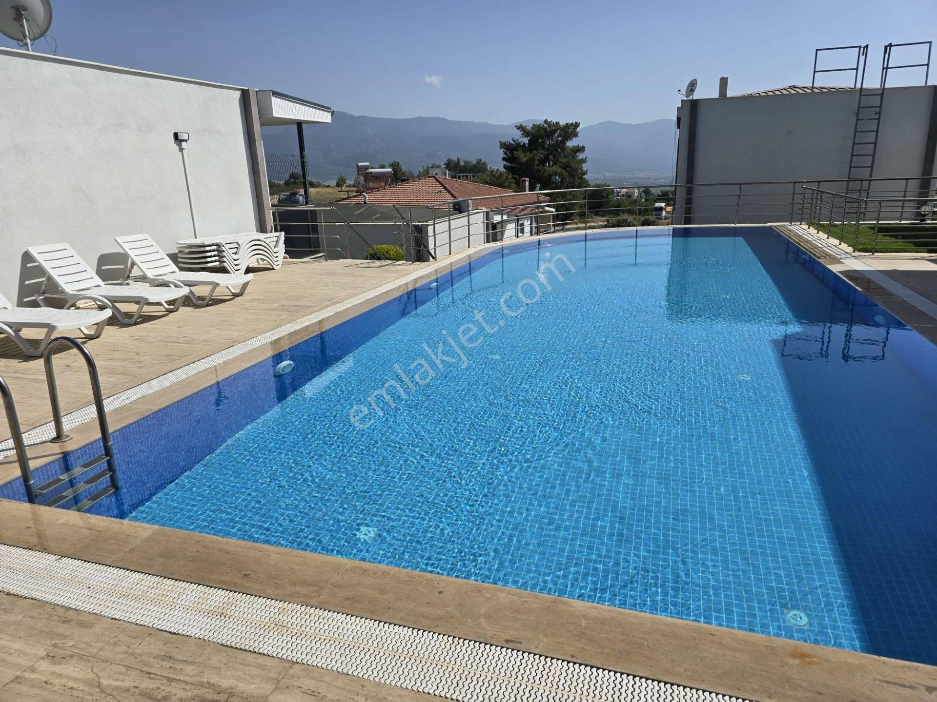 Kuşadası Soğucak Mahallesı Eşyalı Kıralık Vılla - Görsel 32