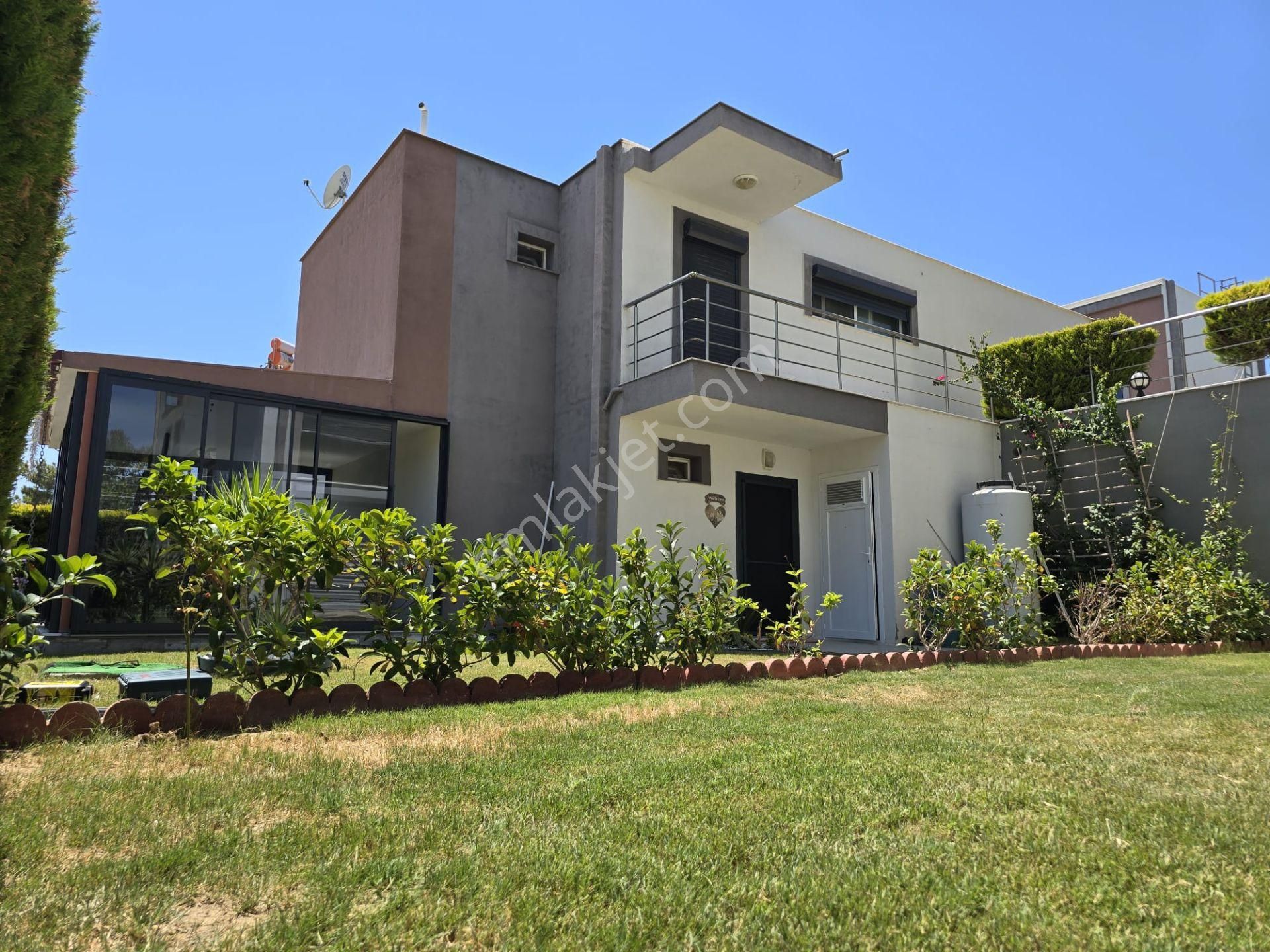 Kuşadası Soğucak Mahallesı Eşyalı Kıralık Vılla