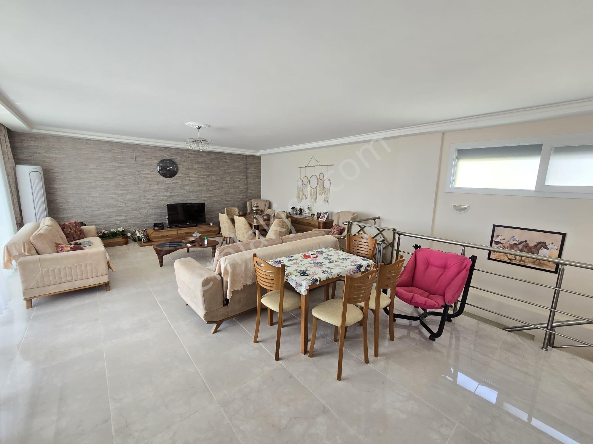 Kuşadası Soğucak Mahallesı Eşyalı Kıralık Vılla - Görsel 16