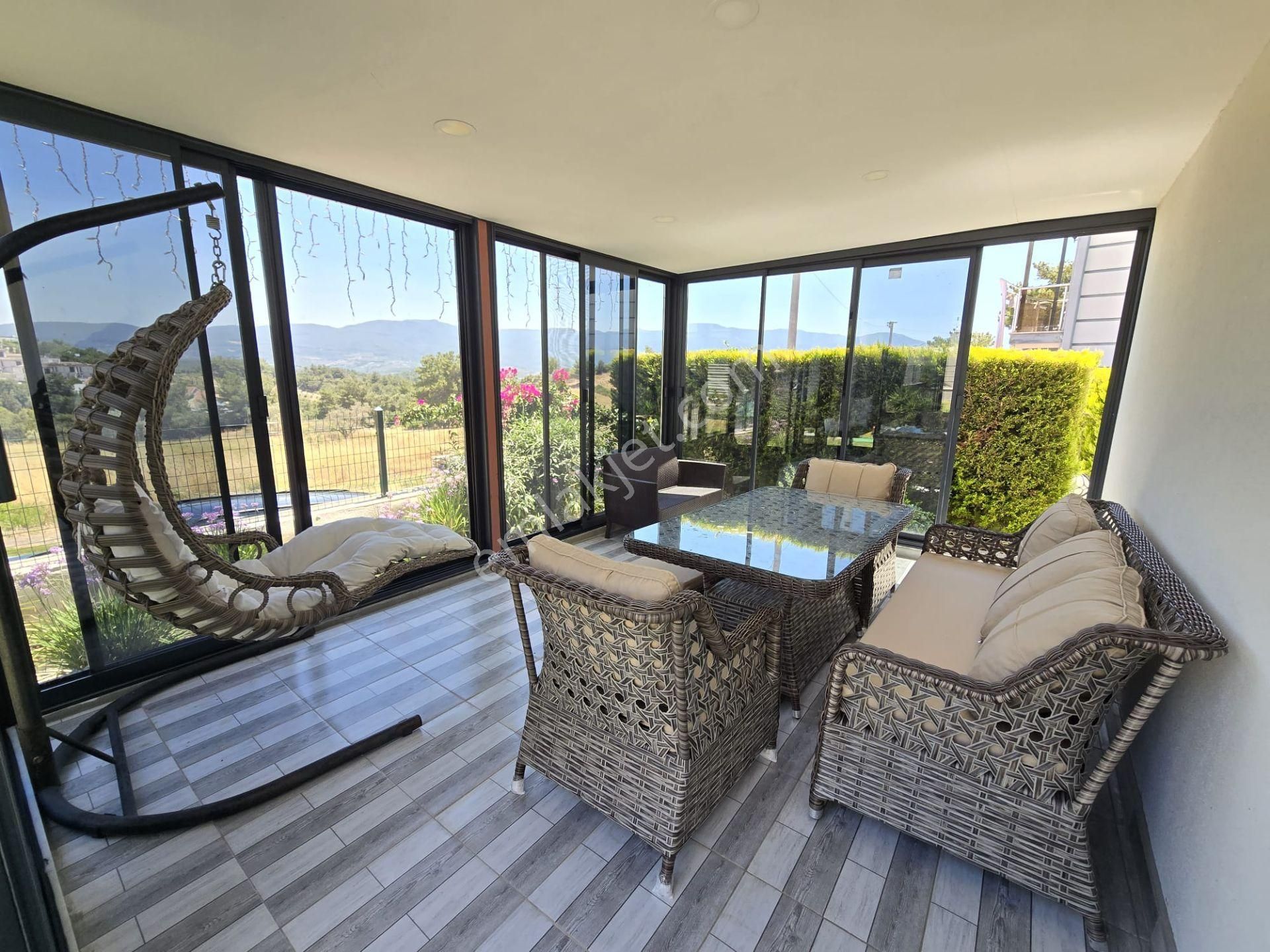 Kuşadası Soğucak Mahallesı Eşyalı Kıralık Vılla - Görsel 11