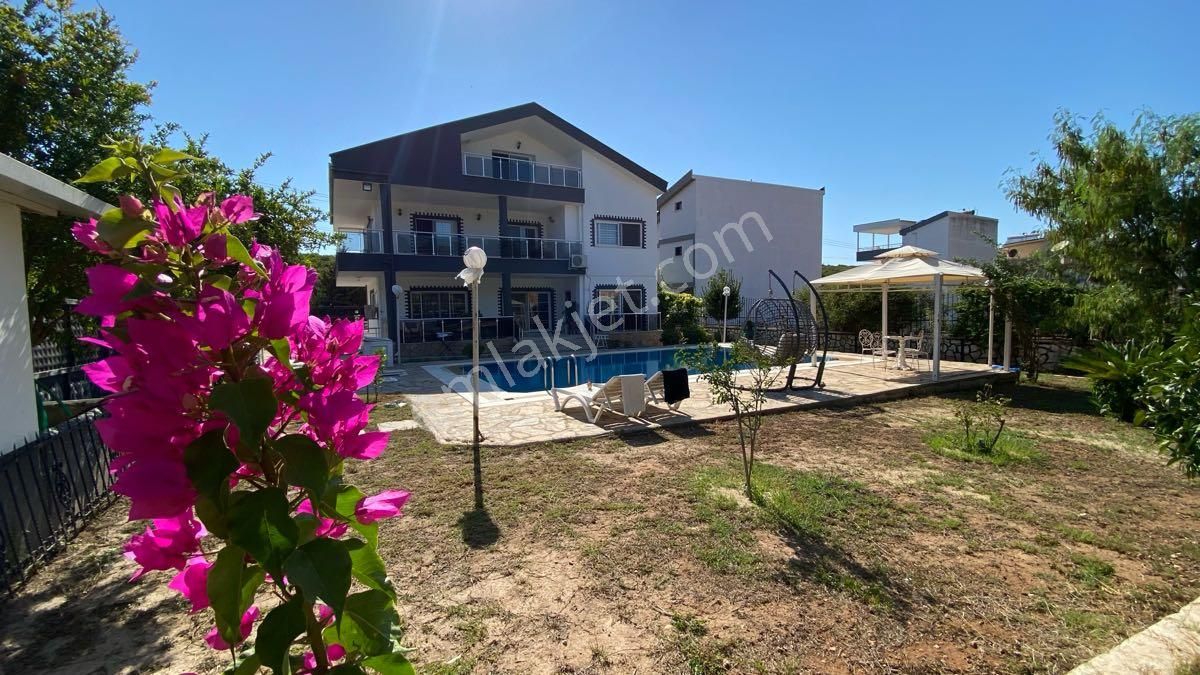 Didim Hisar Mahalesinde Satılık Tam Müstakil Havuzlu Villa