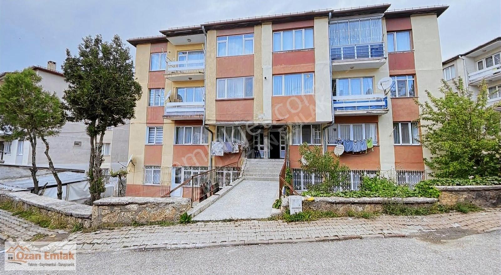 Sivas Ozan Emlak'tan Emek'te Satılık 3+1 Daire