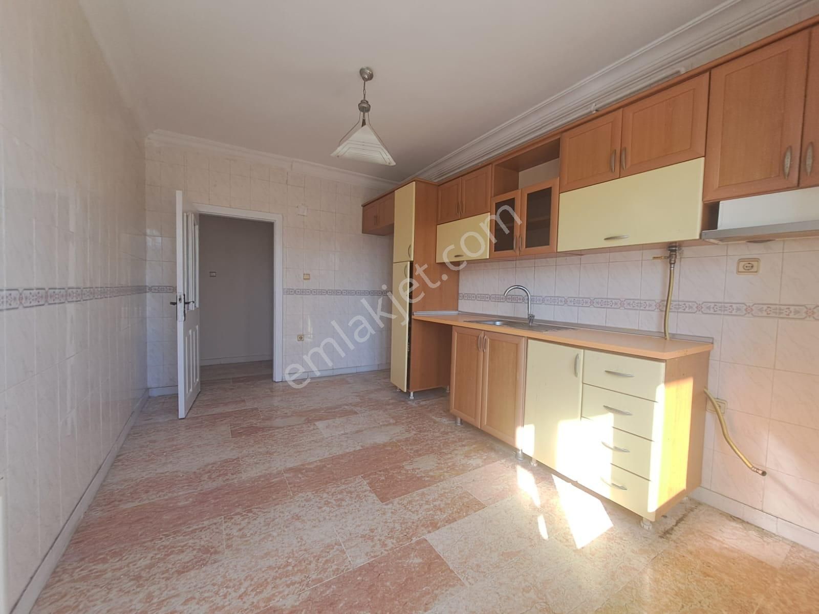 Karınca'dan D. Gazlı Site İçi 3+1 Geniş Daire Satılık !