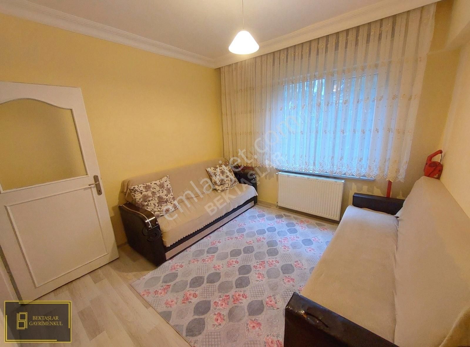Palmiye Sitesinde;arakat,balkonlu,eşyalı,yabancıya Uygun (3+1)