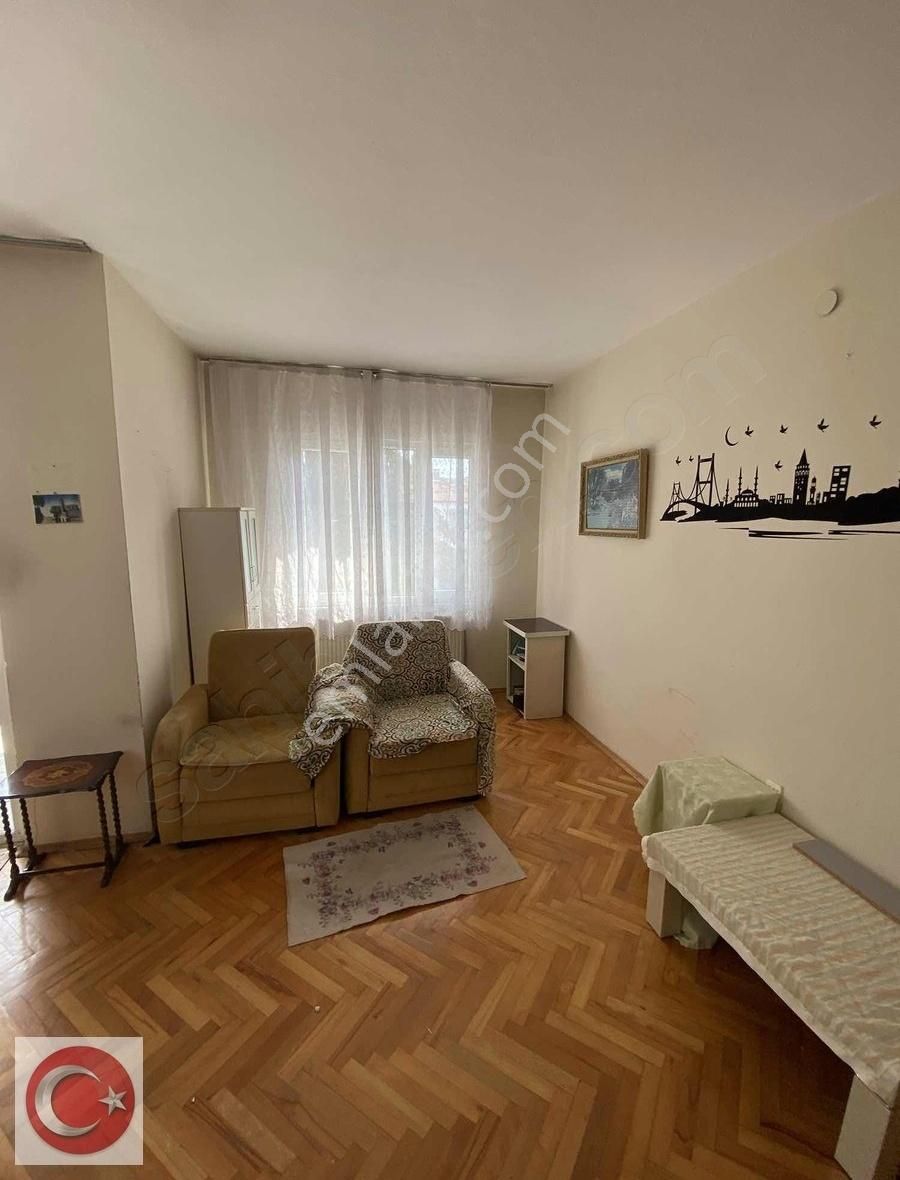 Bahçelievler Mahallesinde 2+1 Eşyalı Satılık Daire - Görsel 13