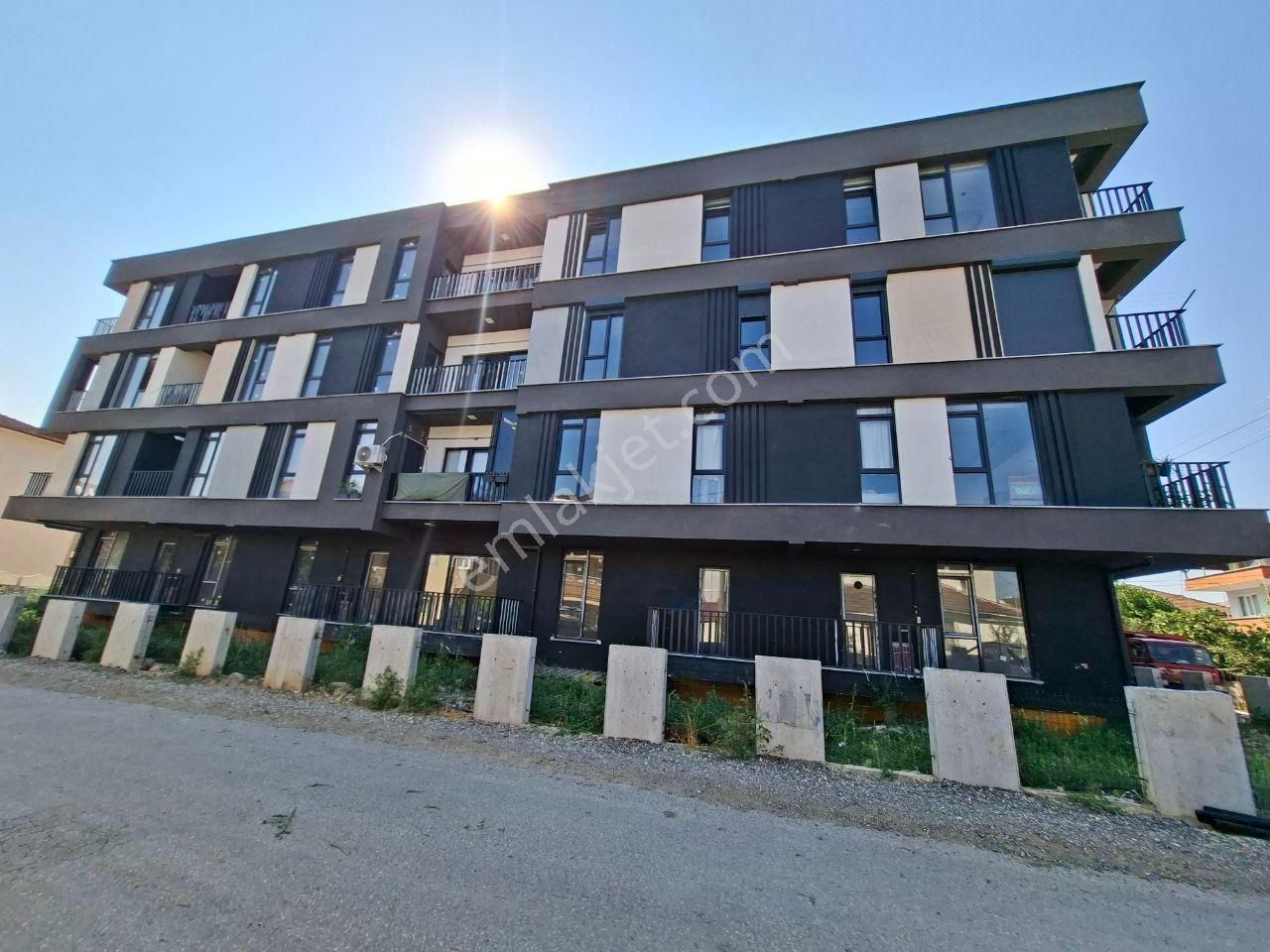 Hak Emlak'tan Hamidiye Mahallesinde Kiralık 3+1 Sıfır Daire