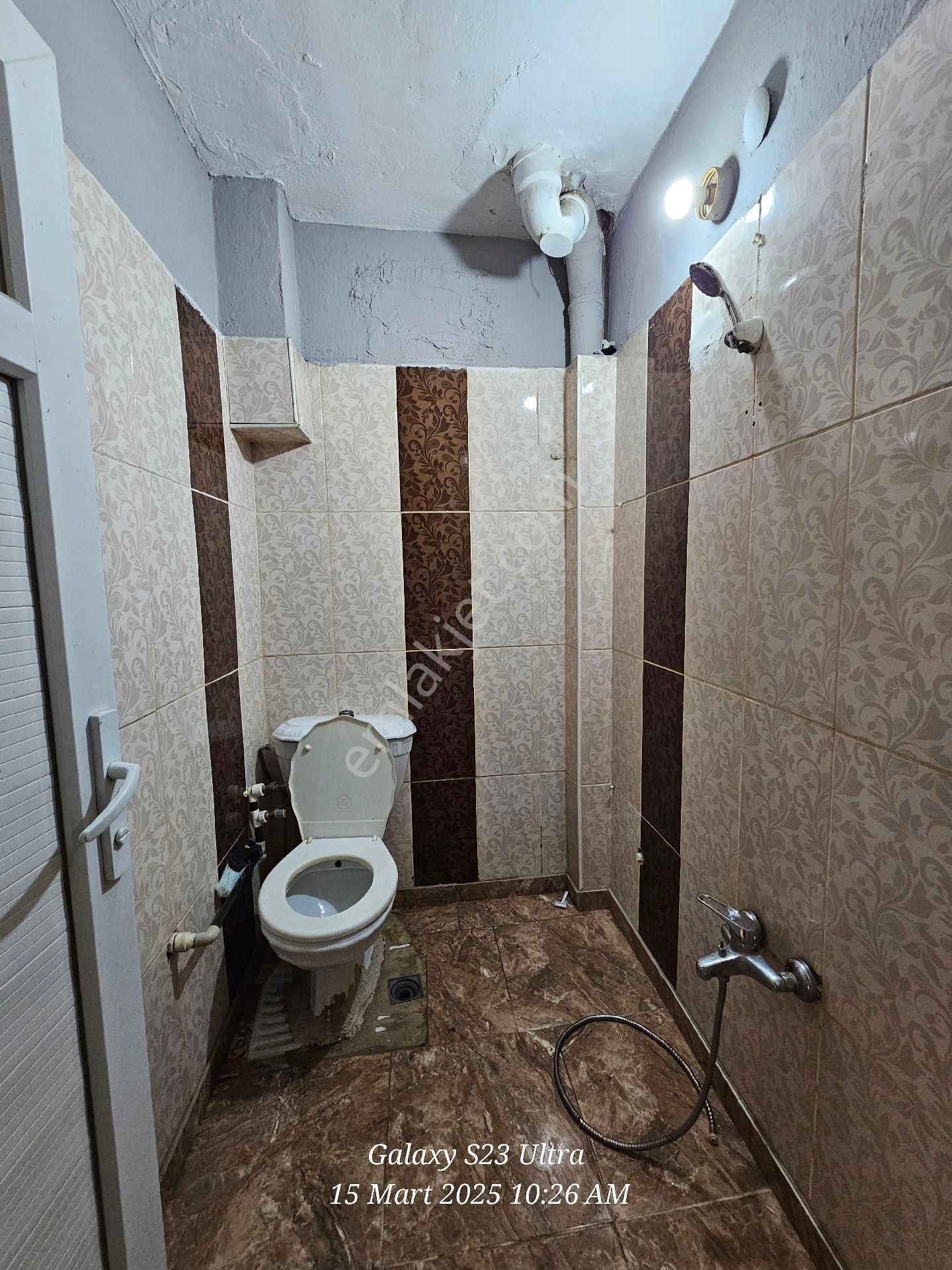 Seyhan Da Yenibey Mh3 Katlı Müstakil Evdubleks Şeklindegüney Cepheliher Katı 1+1 - Görsel 6