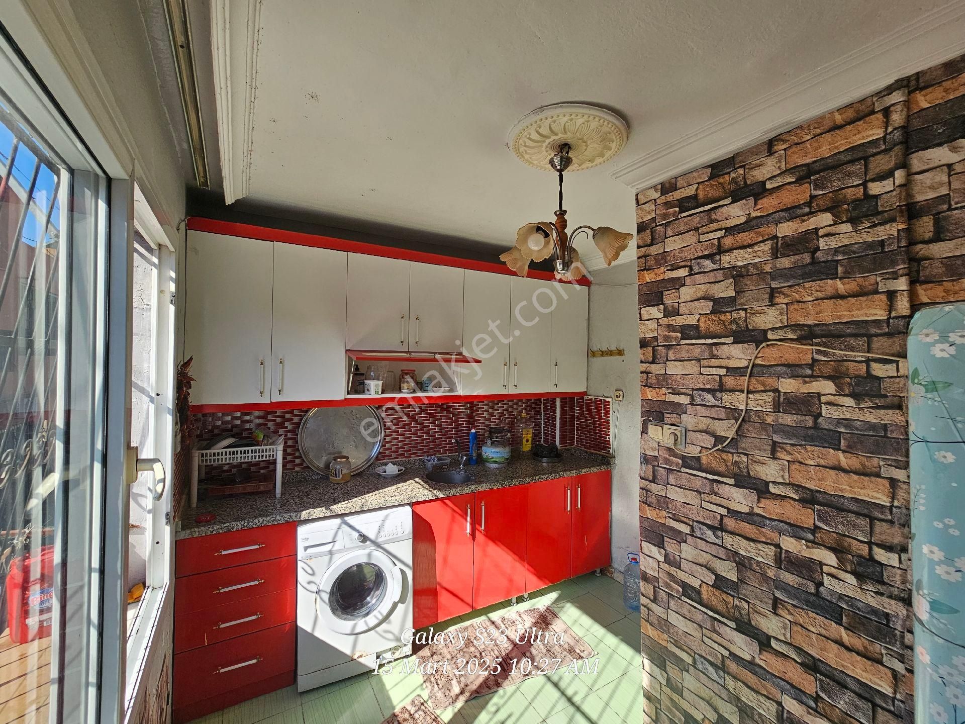 Seyhan Da Yenibey Mh3 Katlı Müstakil Evdubleks Şeklindegüney Cepheliher Katı 1+1 - Görsel 3