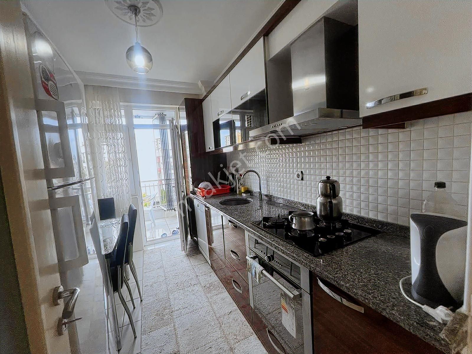 Artı Dan Bölge Okullar Marketler Yanı Cad Dibi Açık Cephe 3+1