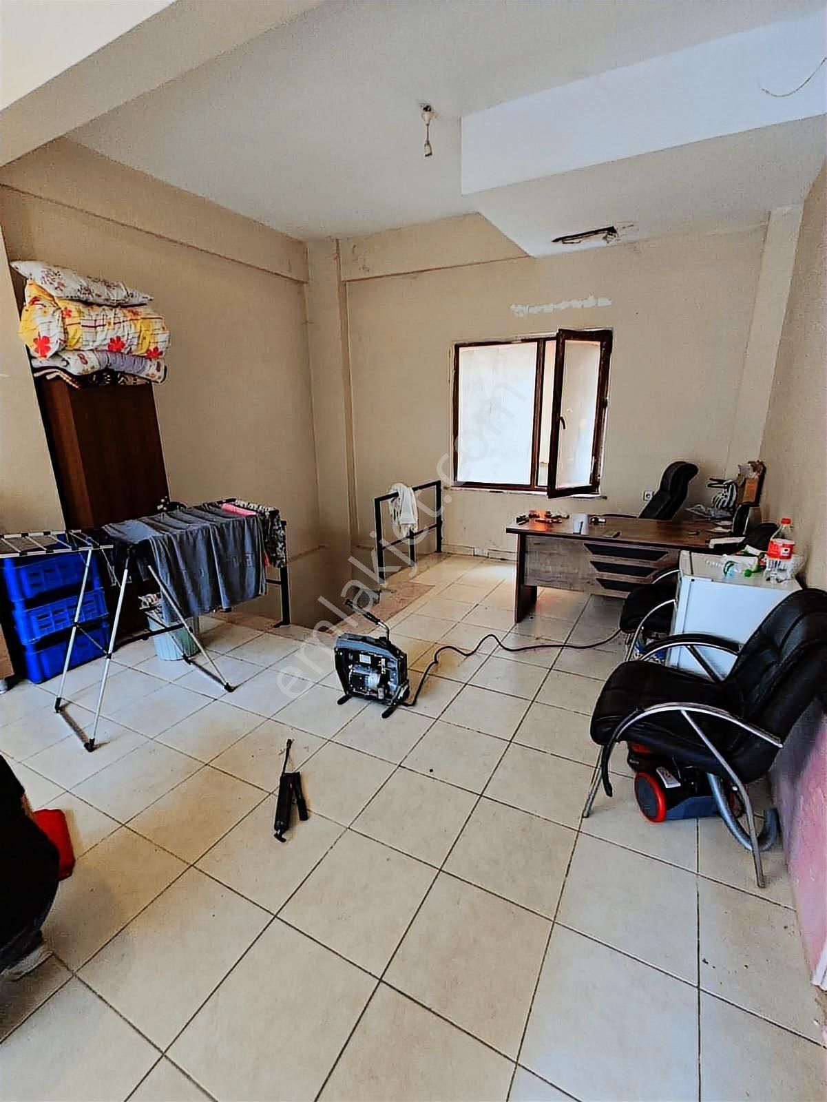 Satılık Giriş Kullanışlı Depolu Dükkân 100 M² 2013 Yapımı - Görsel 6