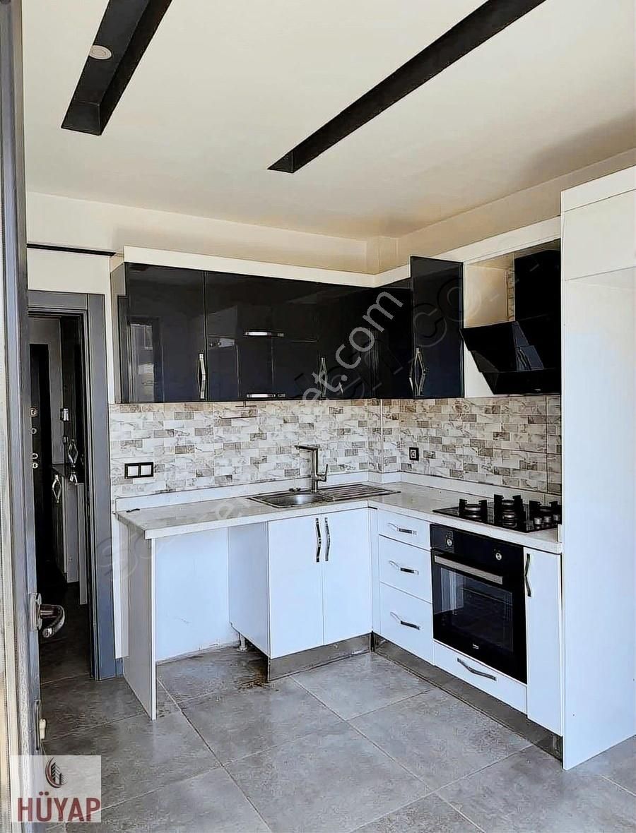 Çanakkale Merkez İsmetpaşa Mahallesinde Satılık Geniş 2+1 Daire