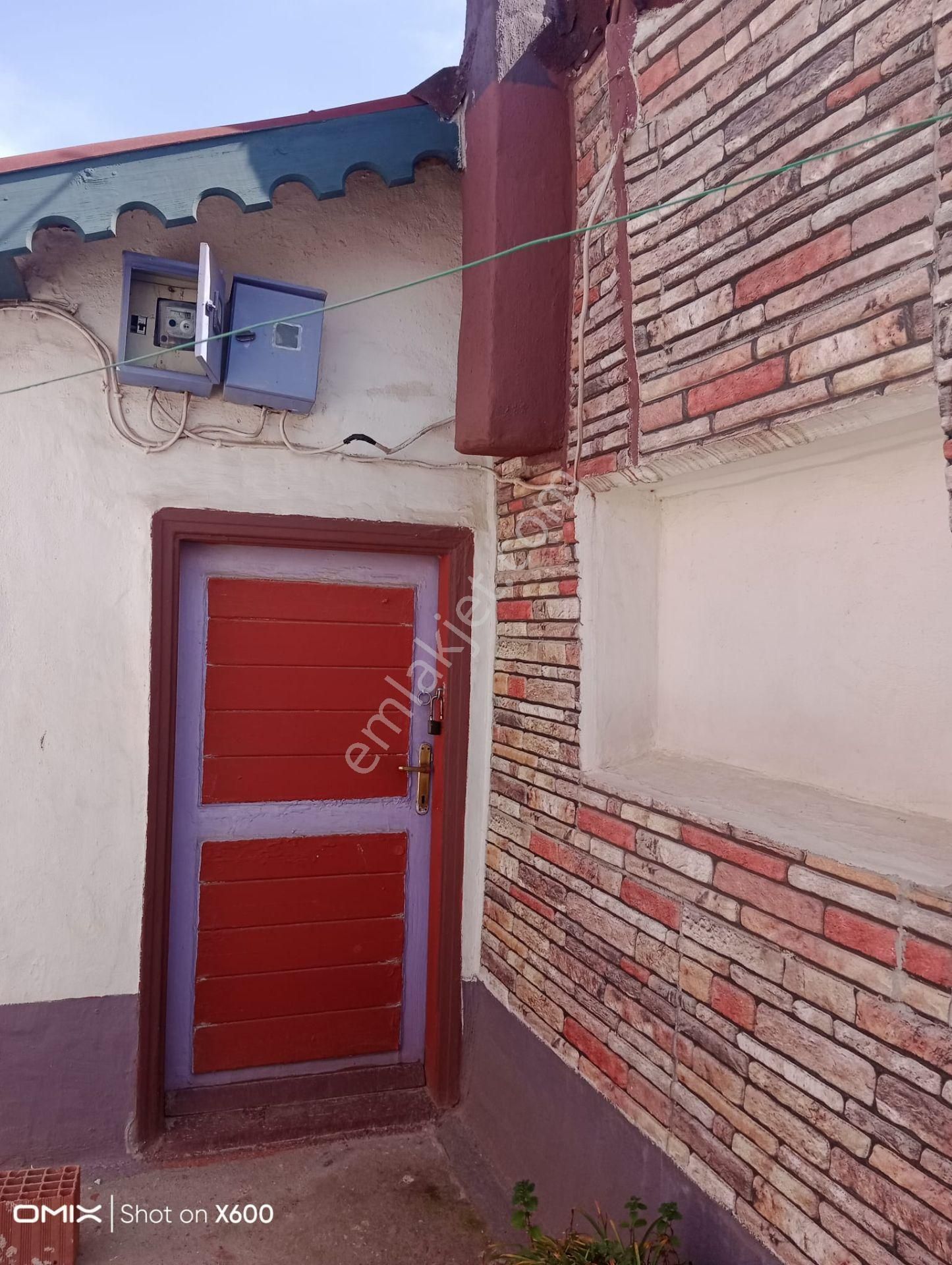 Karabiga’da Satılık Güçlendirilmiş Avlulu Kerpiç Ev – 2 Ev Bir Arada! - Görsel 24