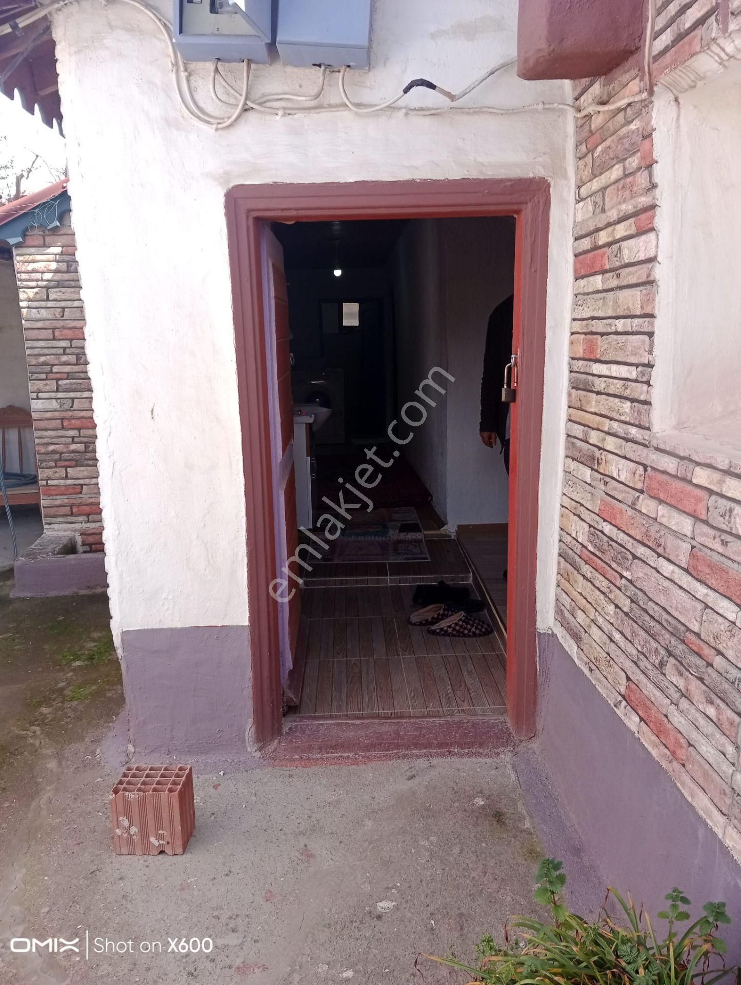 Karabiga’da Satılık Güçlendirilmiş Avlulu Kerpiç Ev – 2 Ev Bir Arada! - Görsel 22