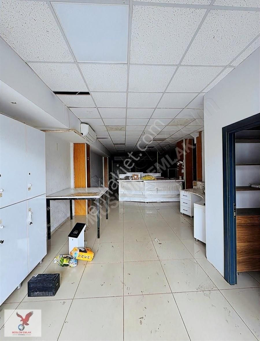 Cadde Üzerinde Yeni Binada Kiralık 550m2 Dükkan