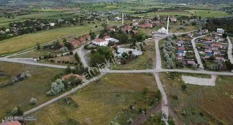 Peçenek'te Tek Tapu Asvalta 300 M Tel Örglü Bahçe