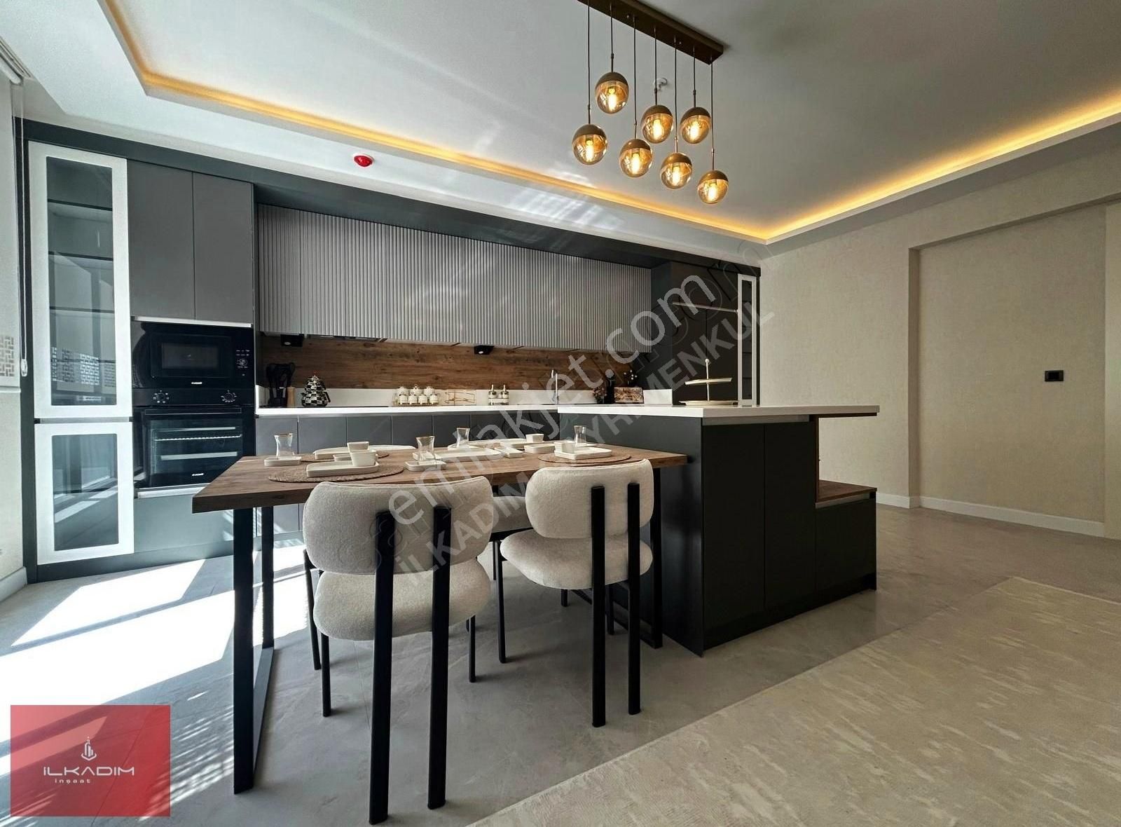 İlkadımdan Bulvar Üstü Ada Mutfaklı 3 Banyolu Güvenlikli Sitede - Görsel 6