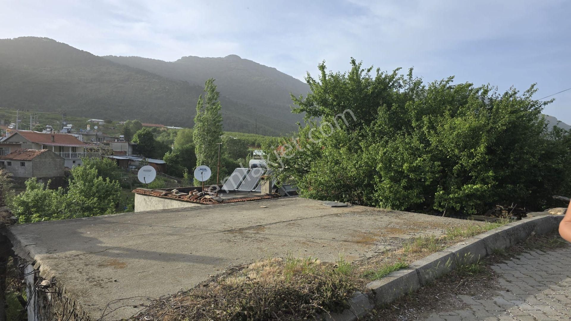 Kemalpaşa Kamberler Mh.köy İçi İmarlı Avlulu Ev %50 İmarlı - Görsel 2