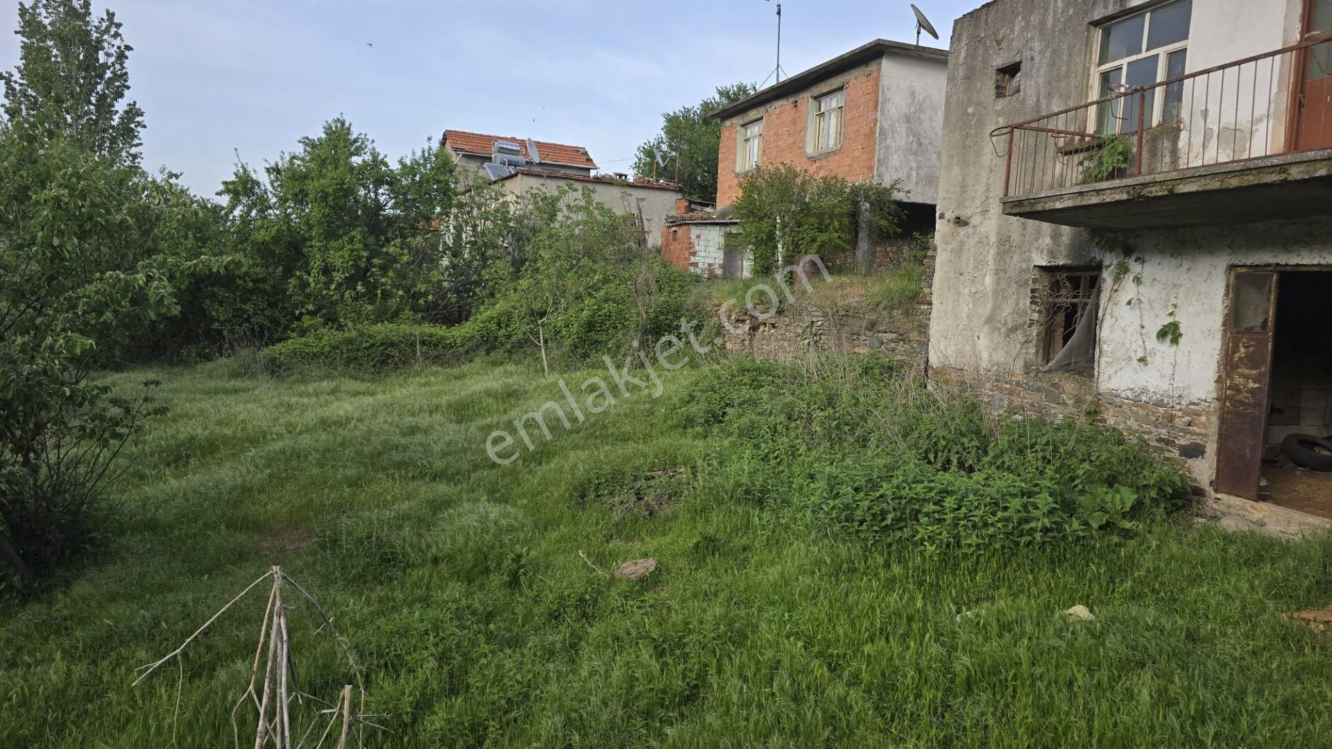 Kemalpaşa Kamberler Mh.köy İçi İmarlı Avlulu Ev %50 İmarlı