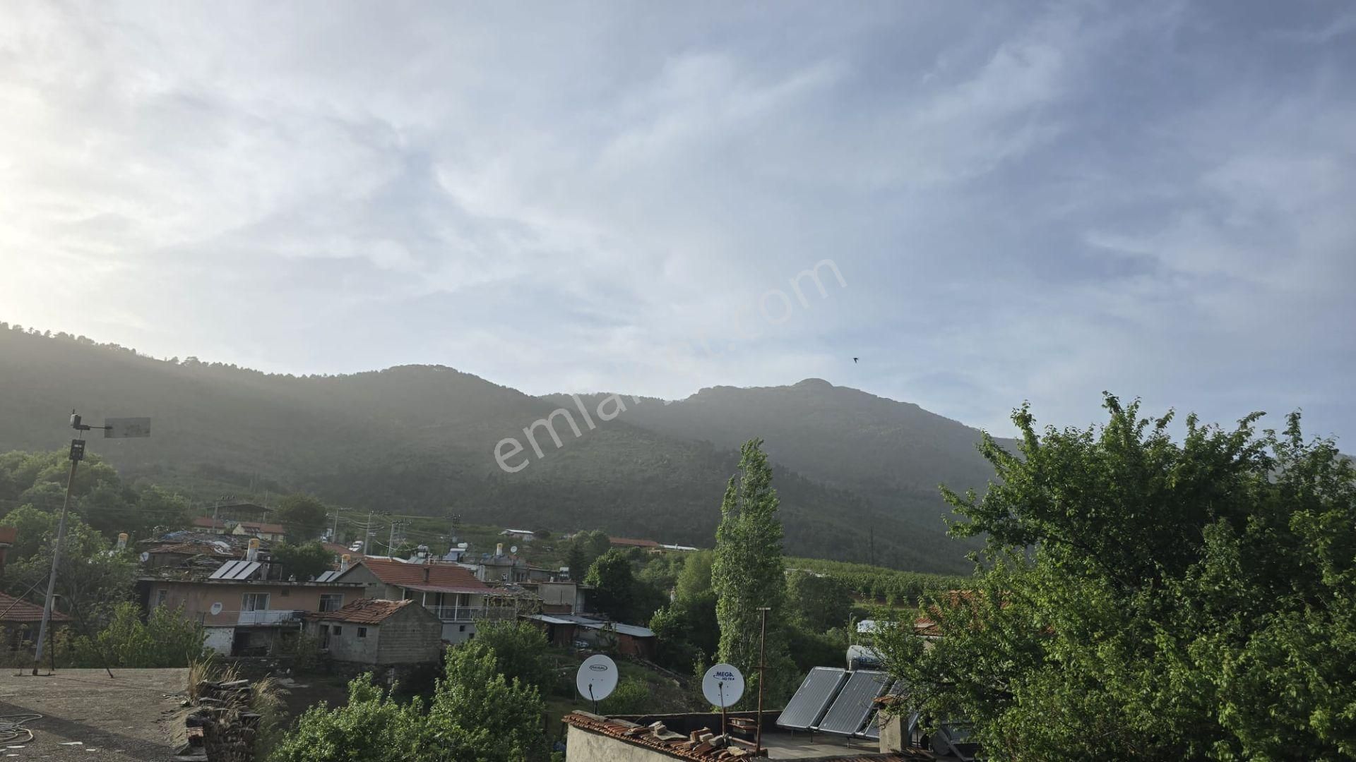 Kemalpaşa Kamberler Mh.köy İçi İmarlı Avlulu Ev %50 İmarlı - Görsel 6