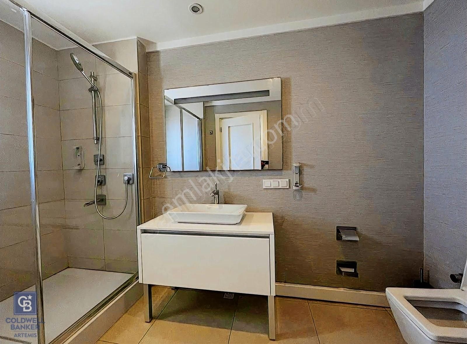 Bodrum Sundance Denize Sıfır Özel Plajlı Satılık Daire