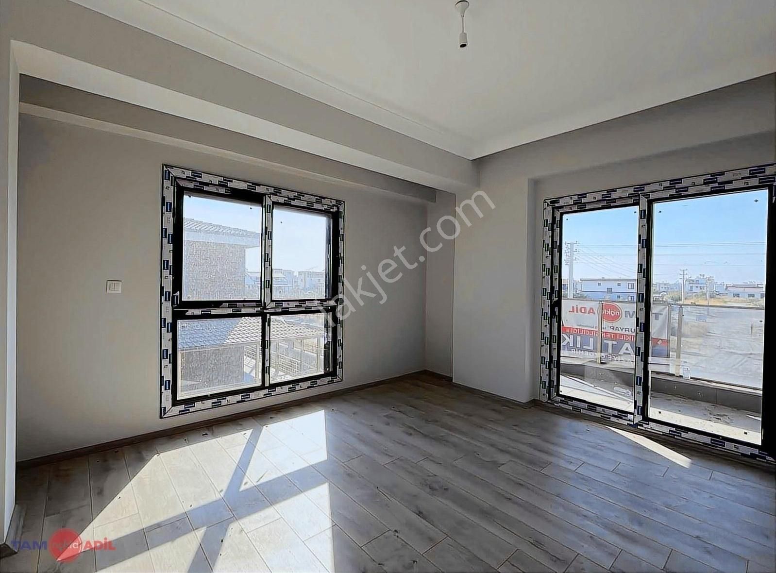 Dikili Çetin Emeç Bulvarında Müstakil 4+1 Yazlık Villa - Görsel 6