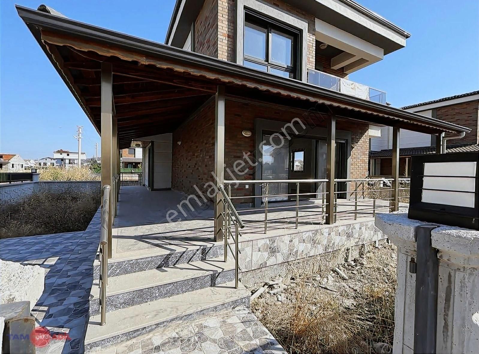 Dikili Çetin Emeç Bulvarında Müstakil 4+1 Yazlık Villa - Görsel 23