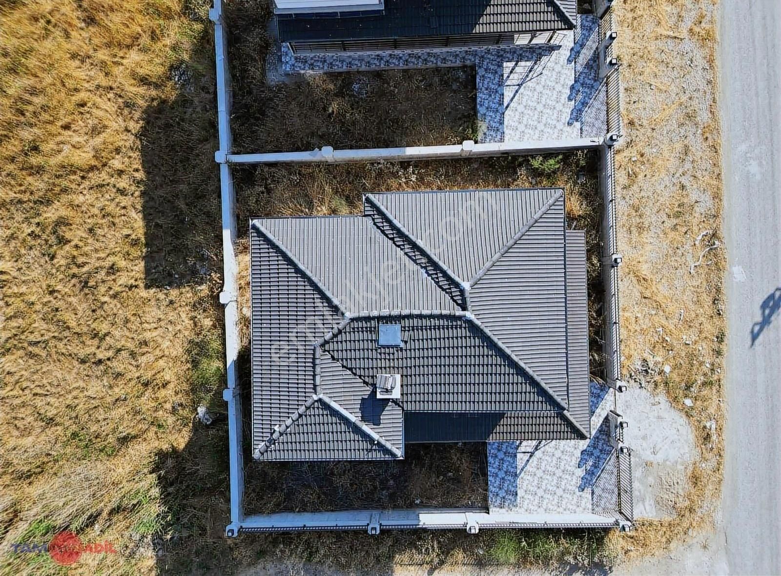 Dikili Çetin Emeç Bulvarında Müstakil 4+1 Yazlık Villa - Görsel 15