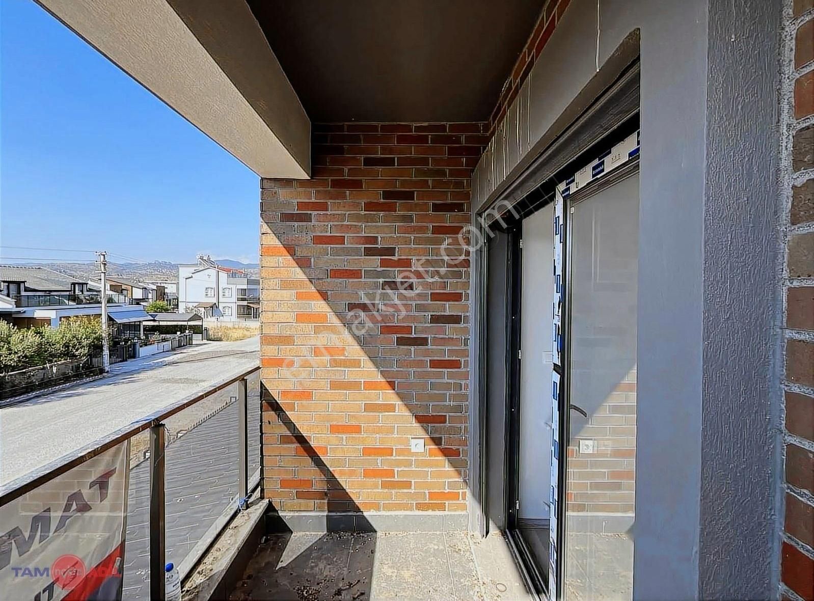 Dikili Çetin Emeç Bulvarında Müstakil 4+1 Yazlık Villa - Görsel 7