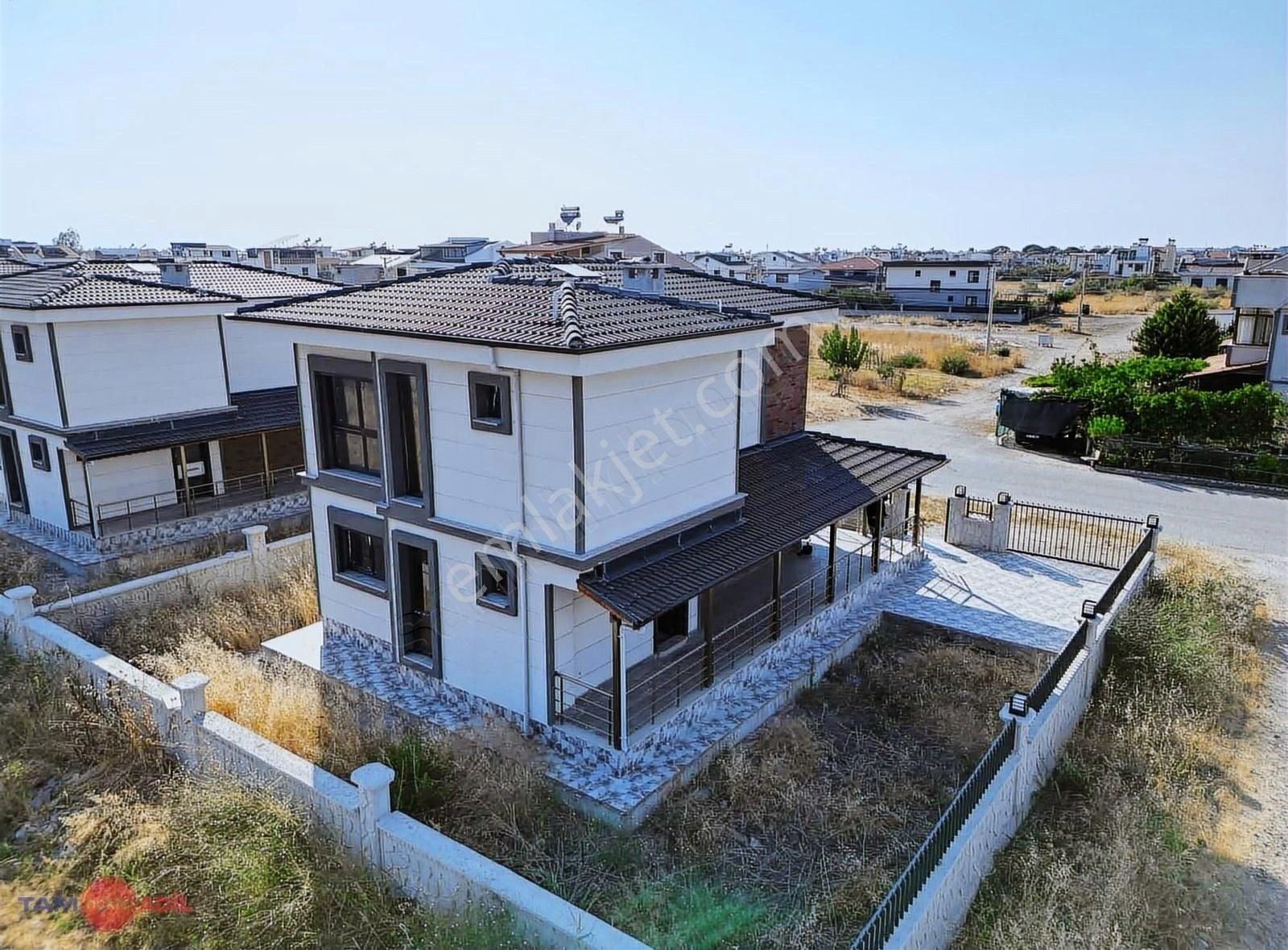 Dikili Çetin Emeç Bulvarında Müstakil 4+1 Yazlık Villa - Görsel 4