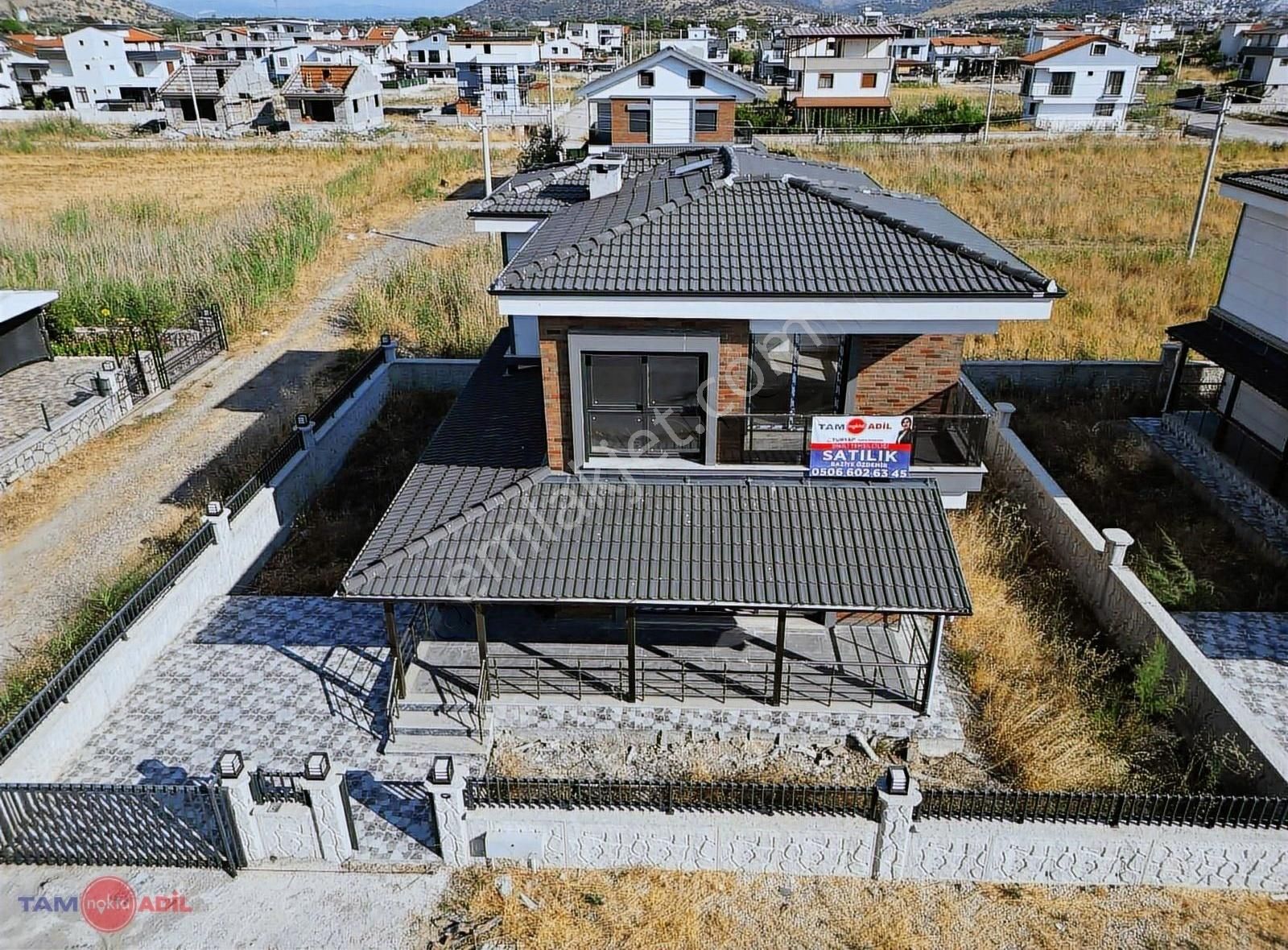 Dikili Çetin Emeç Bulvarında Müstakil 4+1 Yazlık Villa - Görsel 10