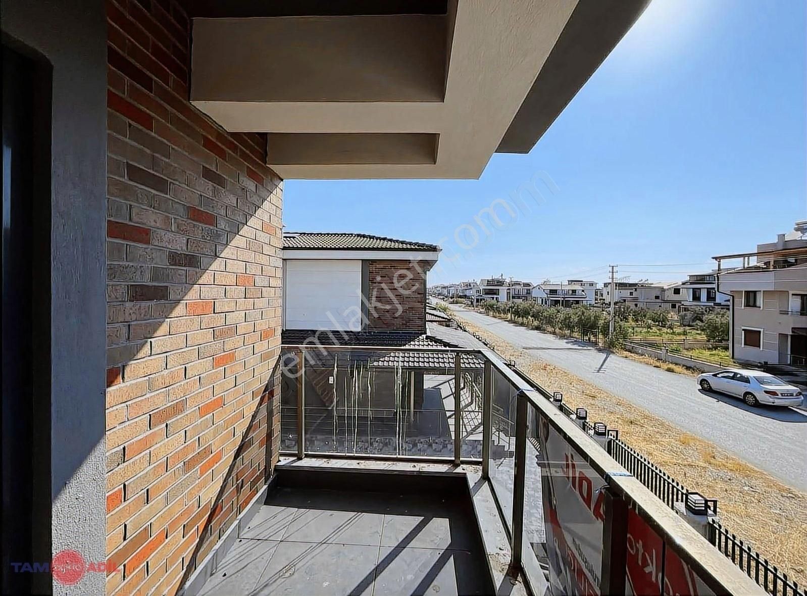 Dikili Çetin Emeç Bulvarında Müstakil 4+1 Yazlık Villa - Görsel 30