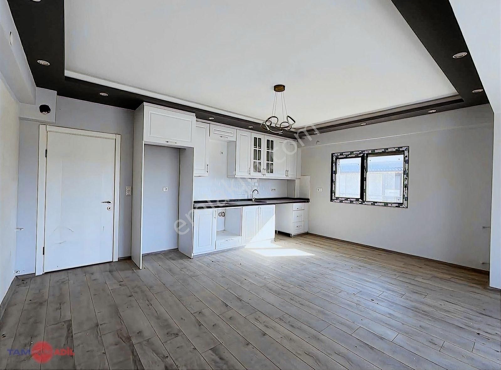 Dikili Çetin Emeç Bulvarında Müstakil 4+1 Yazlık Villa - Görsel 2