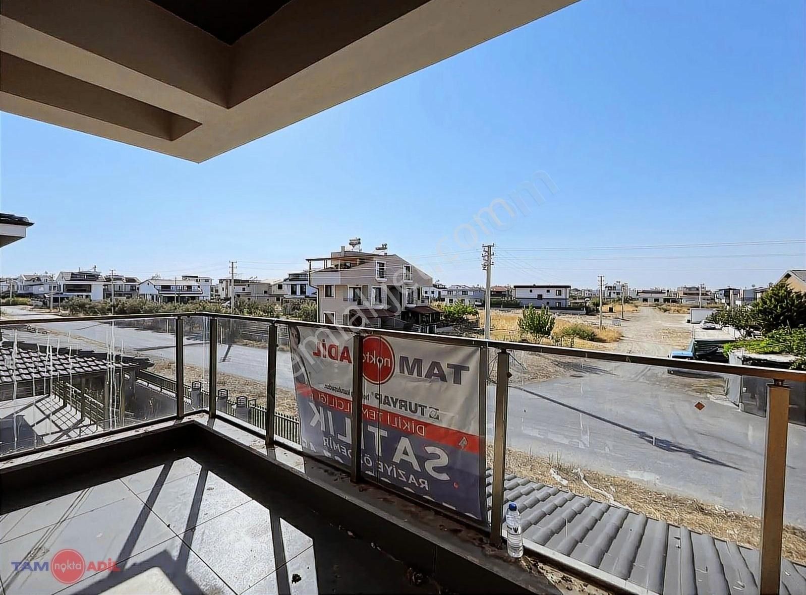 Dikili Çetin Emeç Bulvarında Müstakil 4+1 Yazlık Villa - Görsel 26