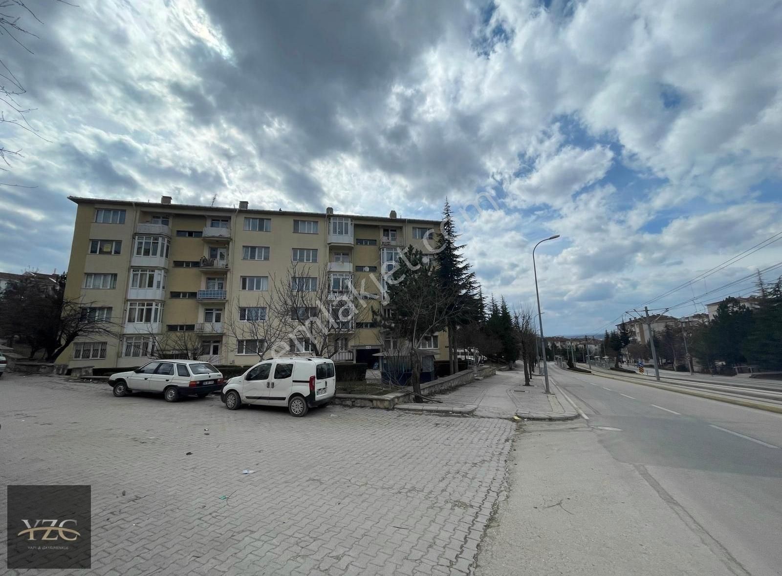 Yzg'den Fen Lisesi Yakını Çift Cephe Arakat-bakımlı 90m 2+1
