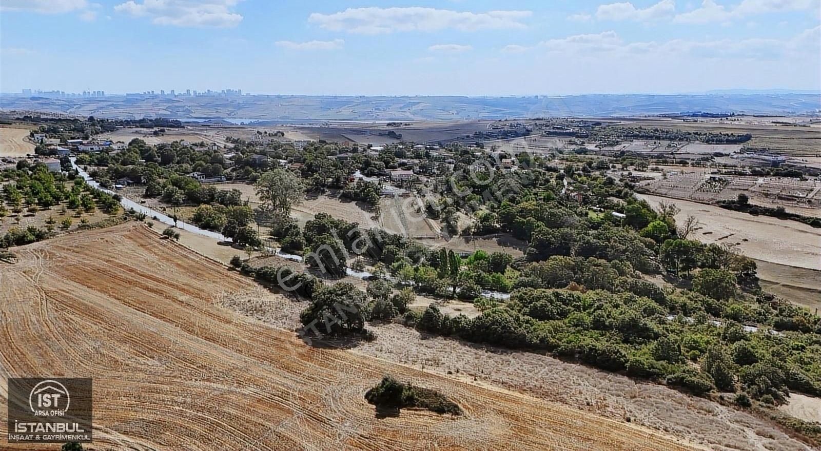 Arnavutköy Hacımaşlı'da Tepe Konumda Köyün Dibinde 3500 M2 Arsa - Görsel 5