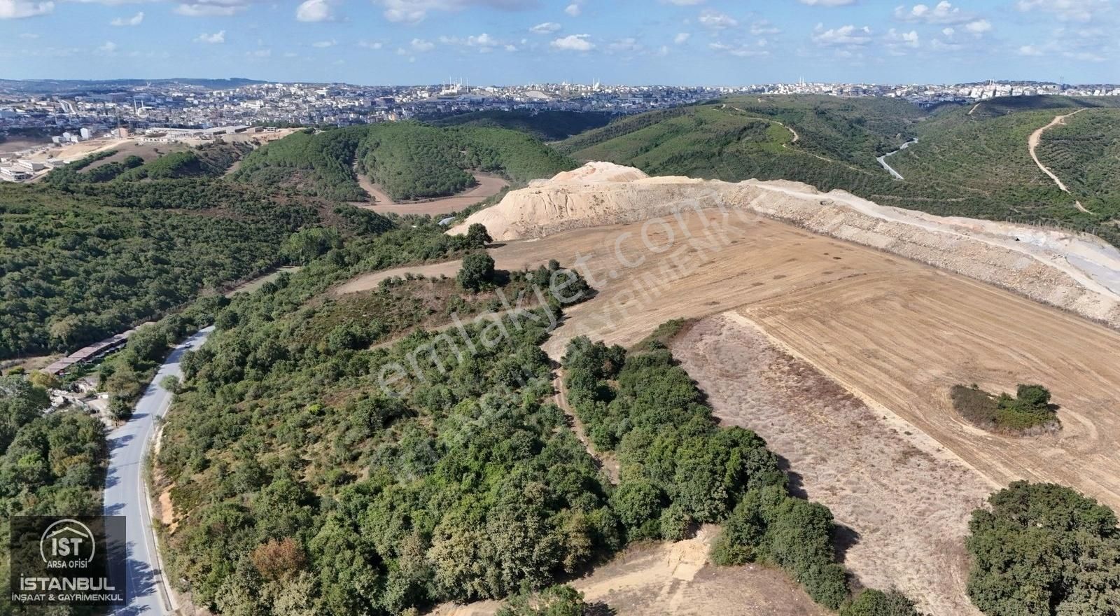 Arnavutköy Hacımaşlı'da Tepe Konumda Köyün Dibinde 3500 M2 Arsa - Görsel 13