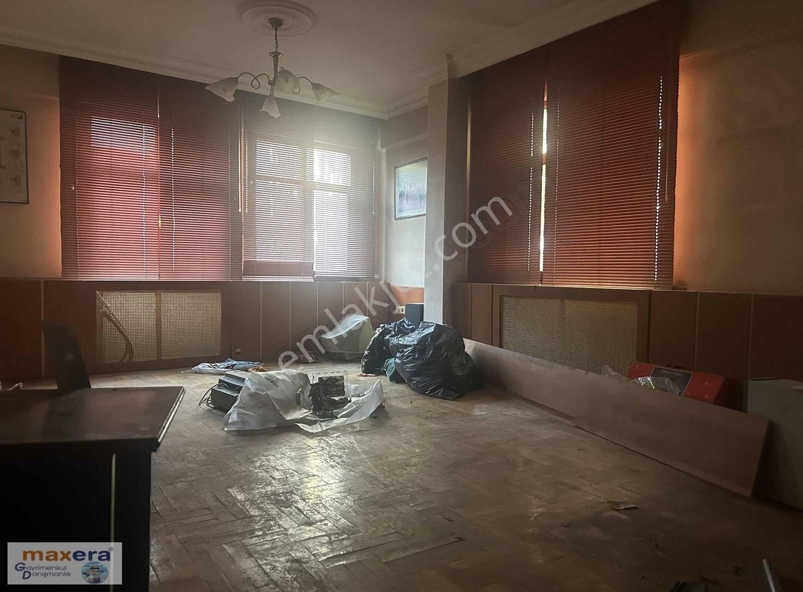 Yatırıma Uygun Meydana Yakın 2+1 80 M2 Düz Giriş Daire