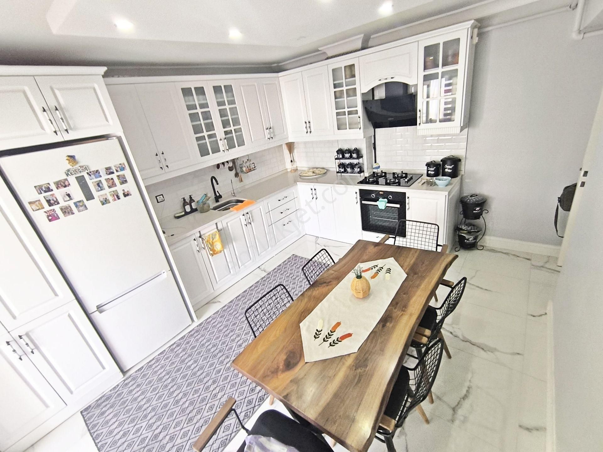*merkezin Göbeğinde Arakat Öncephe %50kredili Ful Yapılı 3+1*