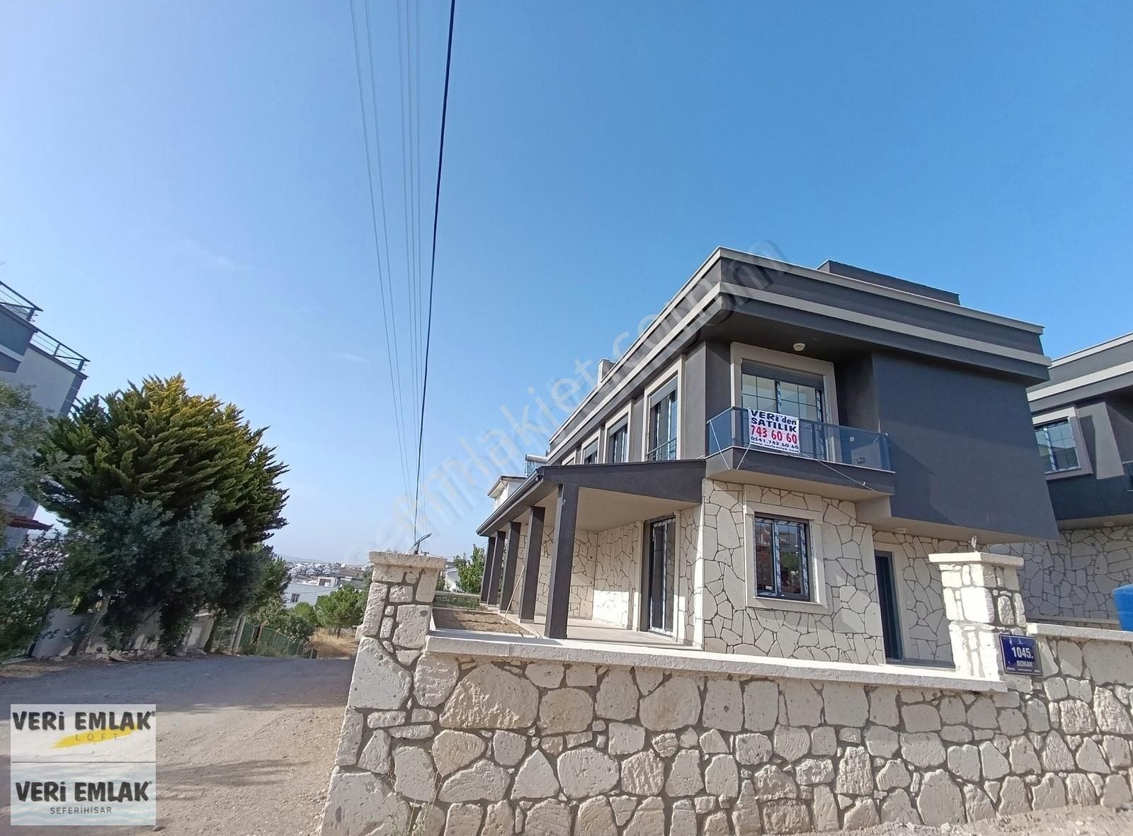 Veri'den Denize Yürüme Mesafesinde,elmastaş Mevkiinde Villa!