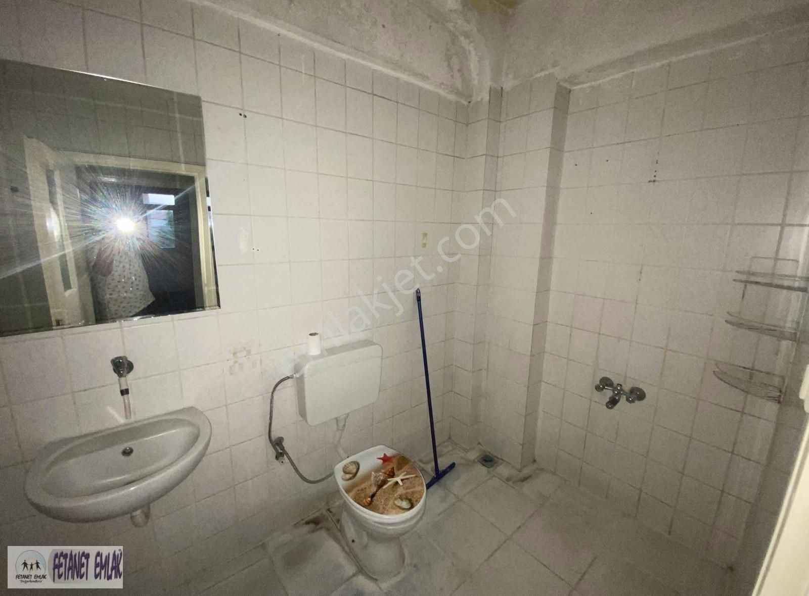 Fetanet Emlaktan Esenyurtta Kombili Asansörlü 3+1 Odalı Kiralık
