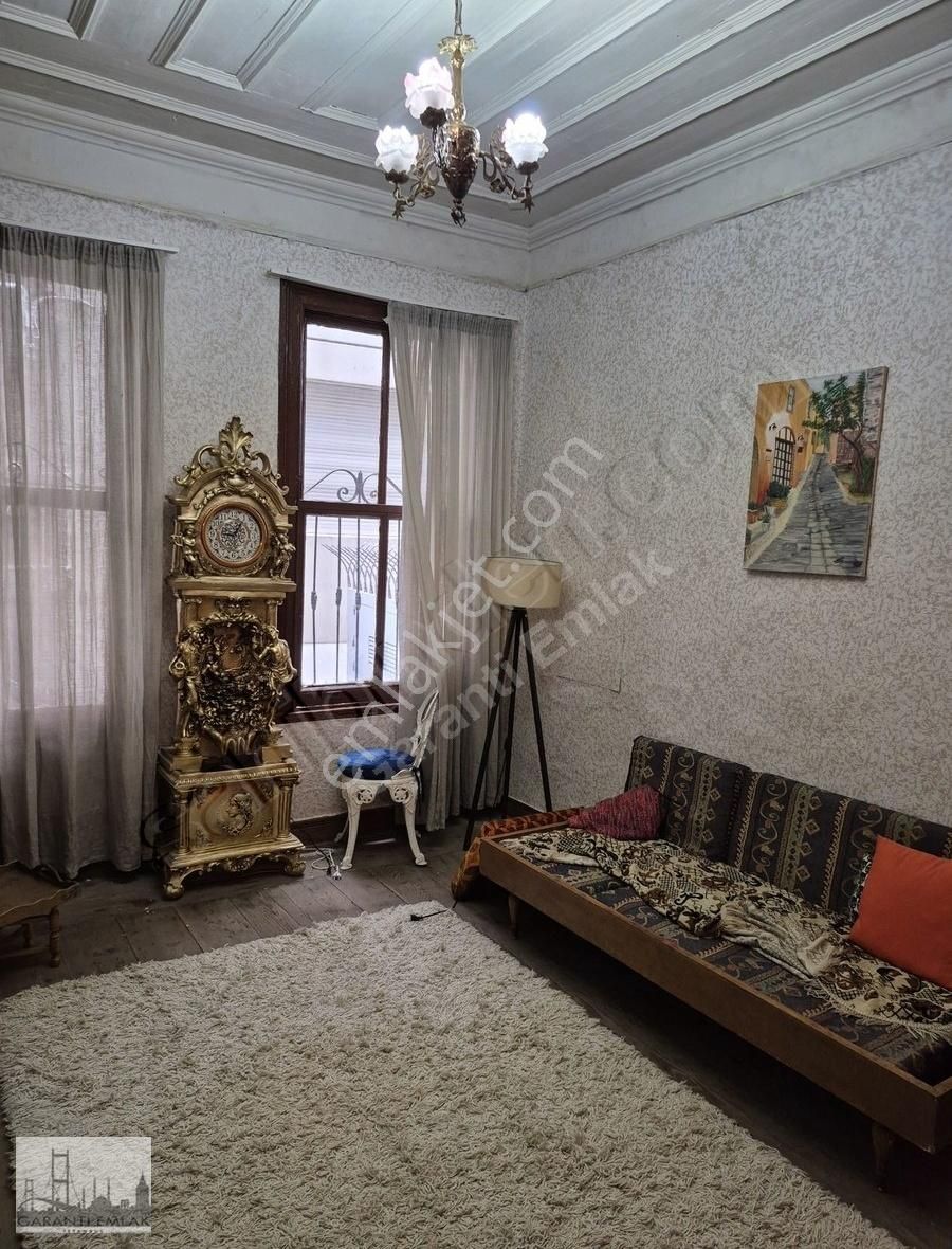 Beşiktaş Akaretler Vişne Zade Camii - Satılık Tarihi Ahşap Ev - Görsel 9