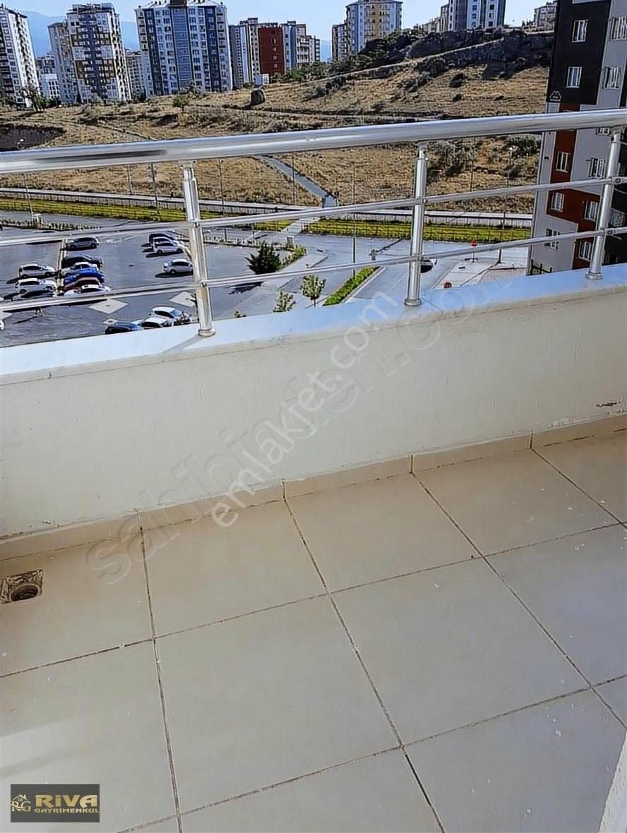 Talas Mevlana 1+1 Kiracılı Satlık Daire