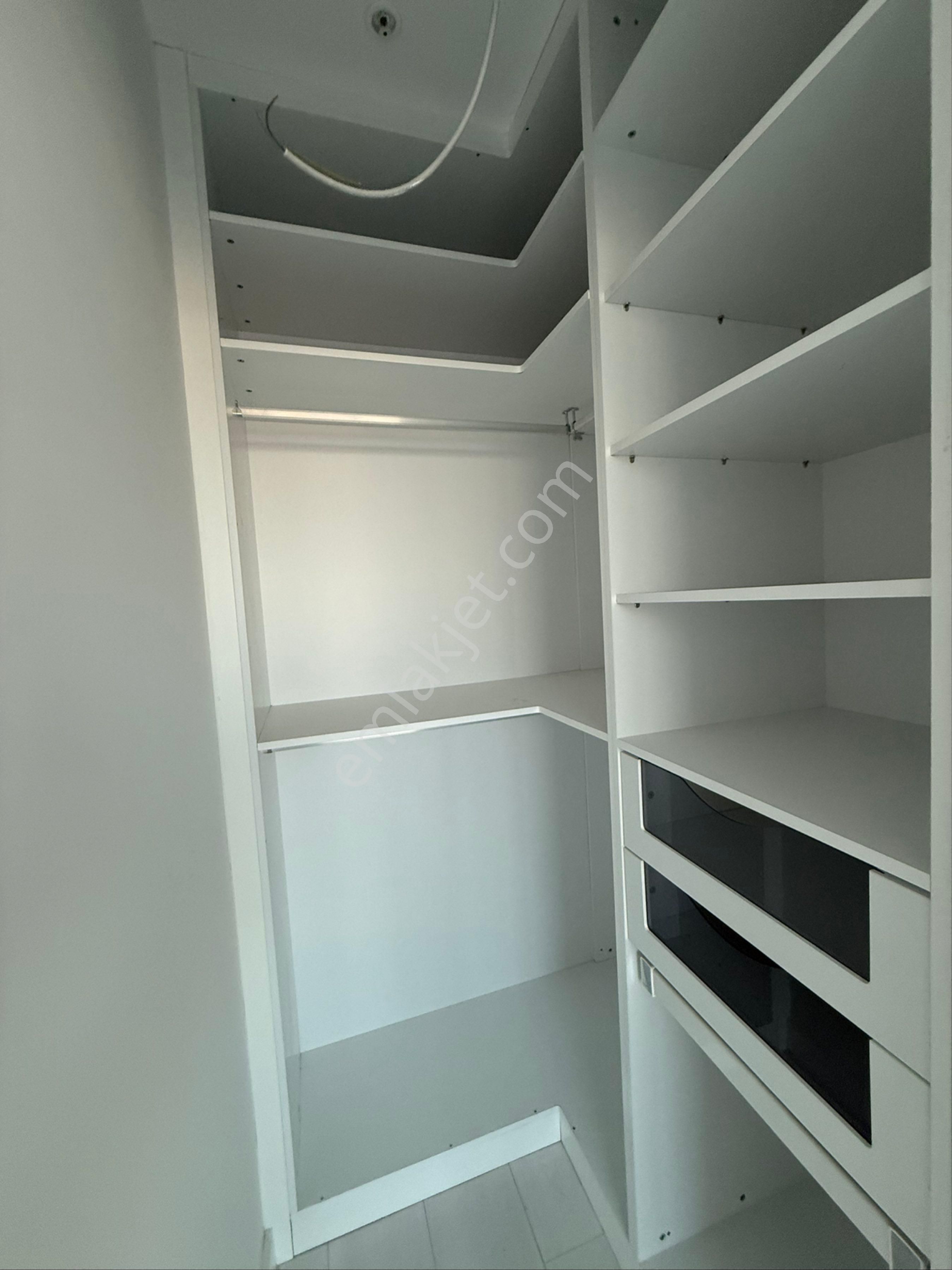 Pek Emlaktan Bayraklı Biva Tower De 10. Kat Ta 2+1 Satılık Daire - Görsel 21