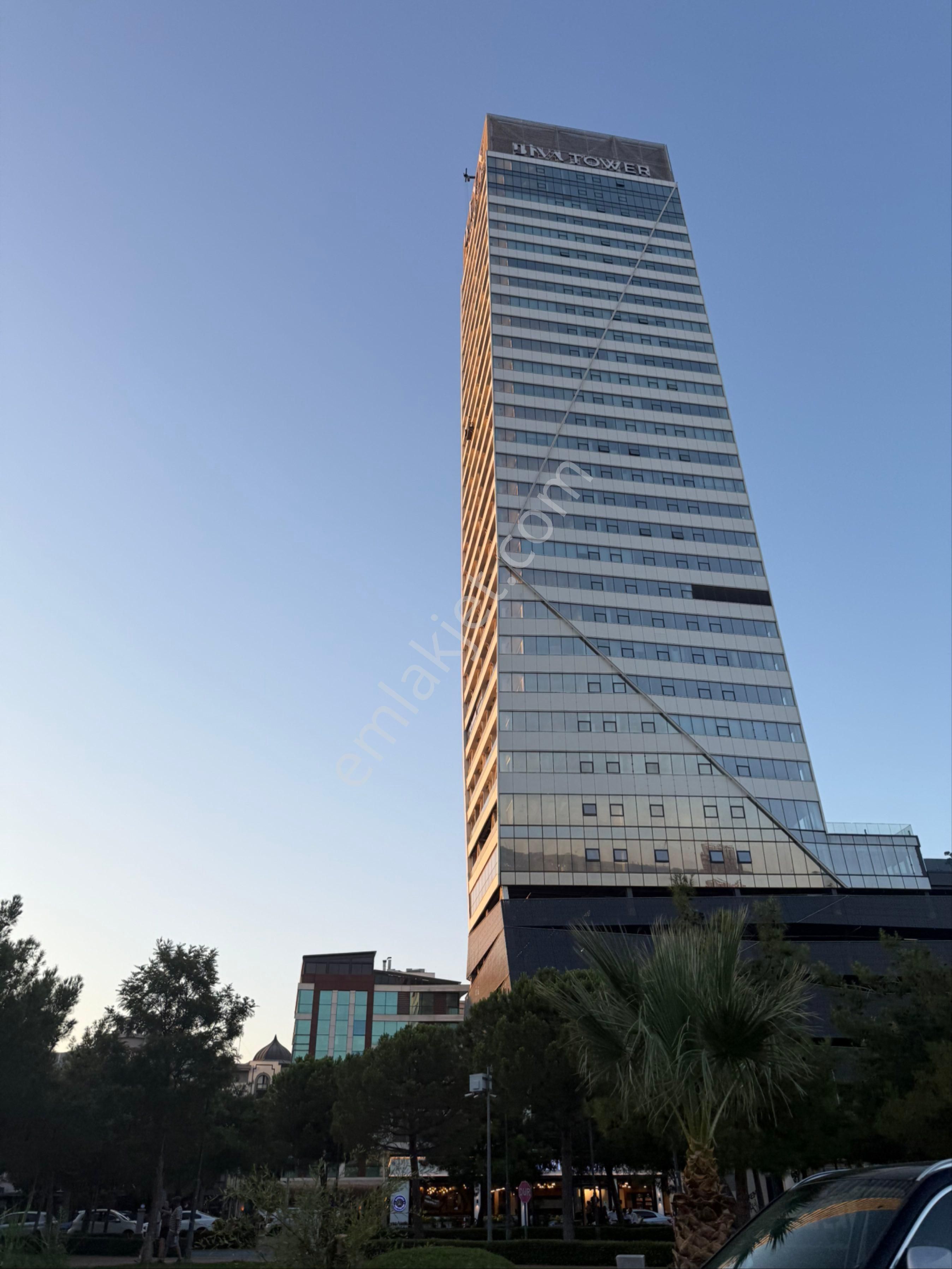 Pek Emlaktan Bayraklı Biva Tower De 10. Kat Ta 2+1 Satılık Daire - Görsel 3