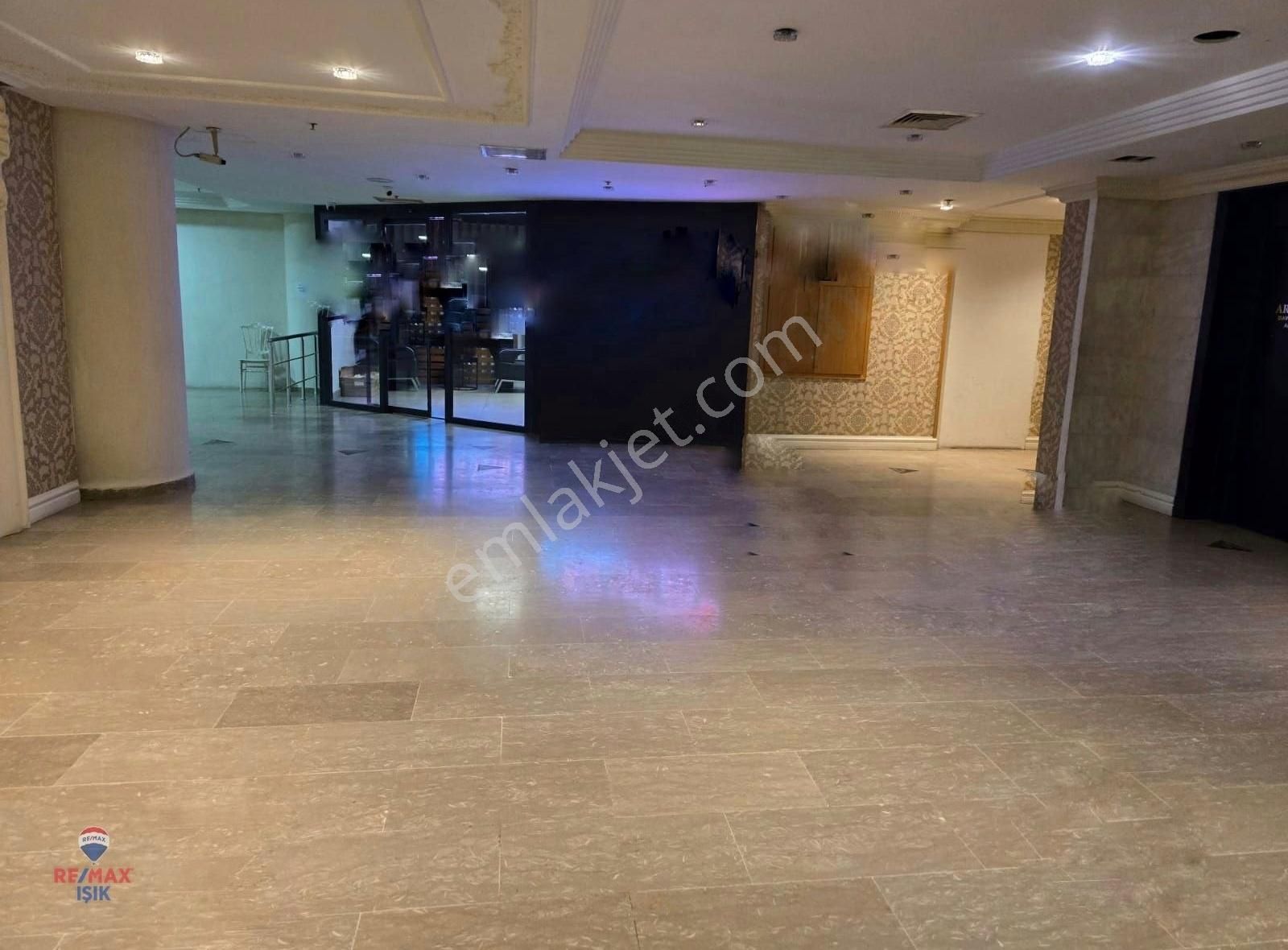 Ümraniye'de Alemdağ Caddesi Üzerinde Hazır Kurulu 600 M² - Görsel 7